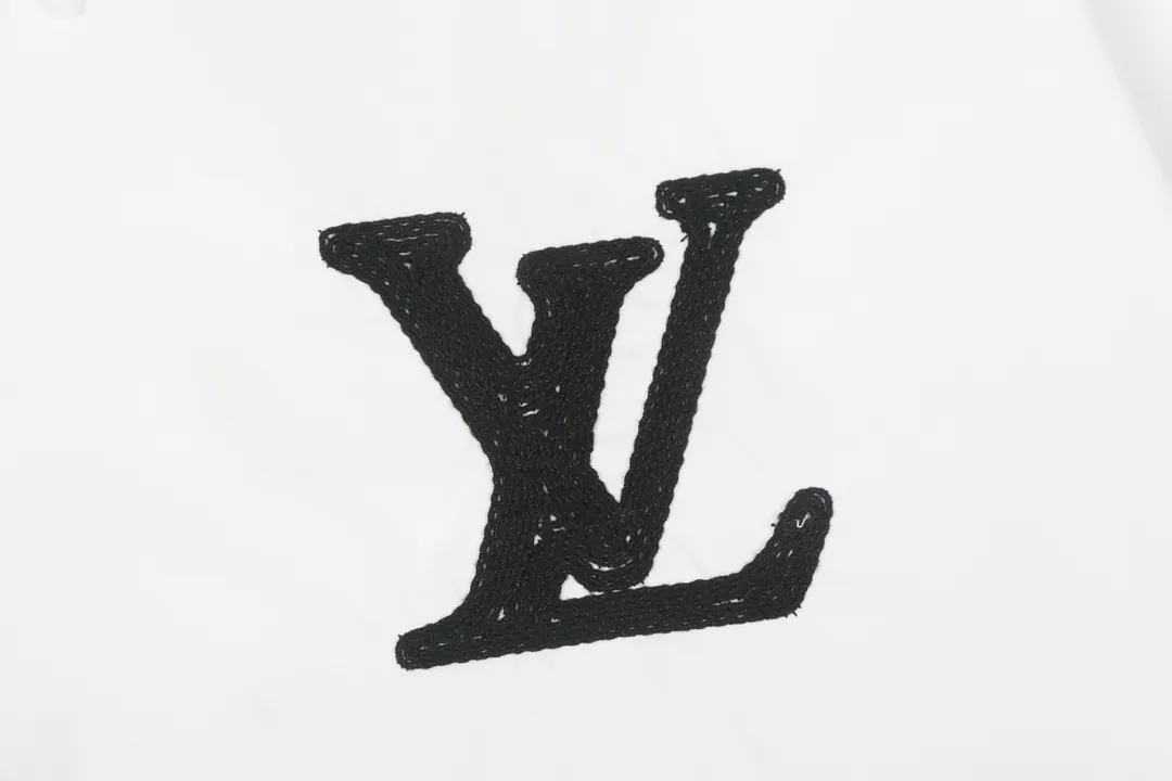 LOUIS VUITTON 新作 白 黒のチェック柄シャツ - 画像 (9)