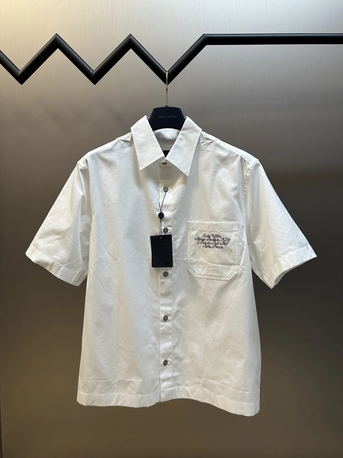 Louis Vuitton Nigo新作白シャツ