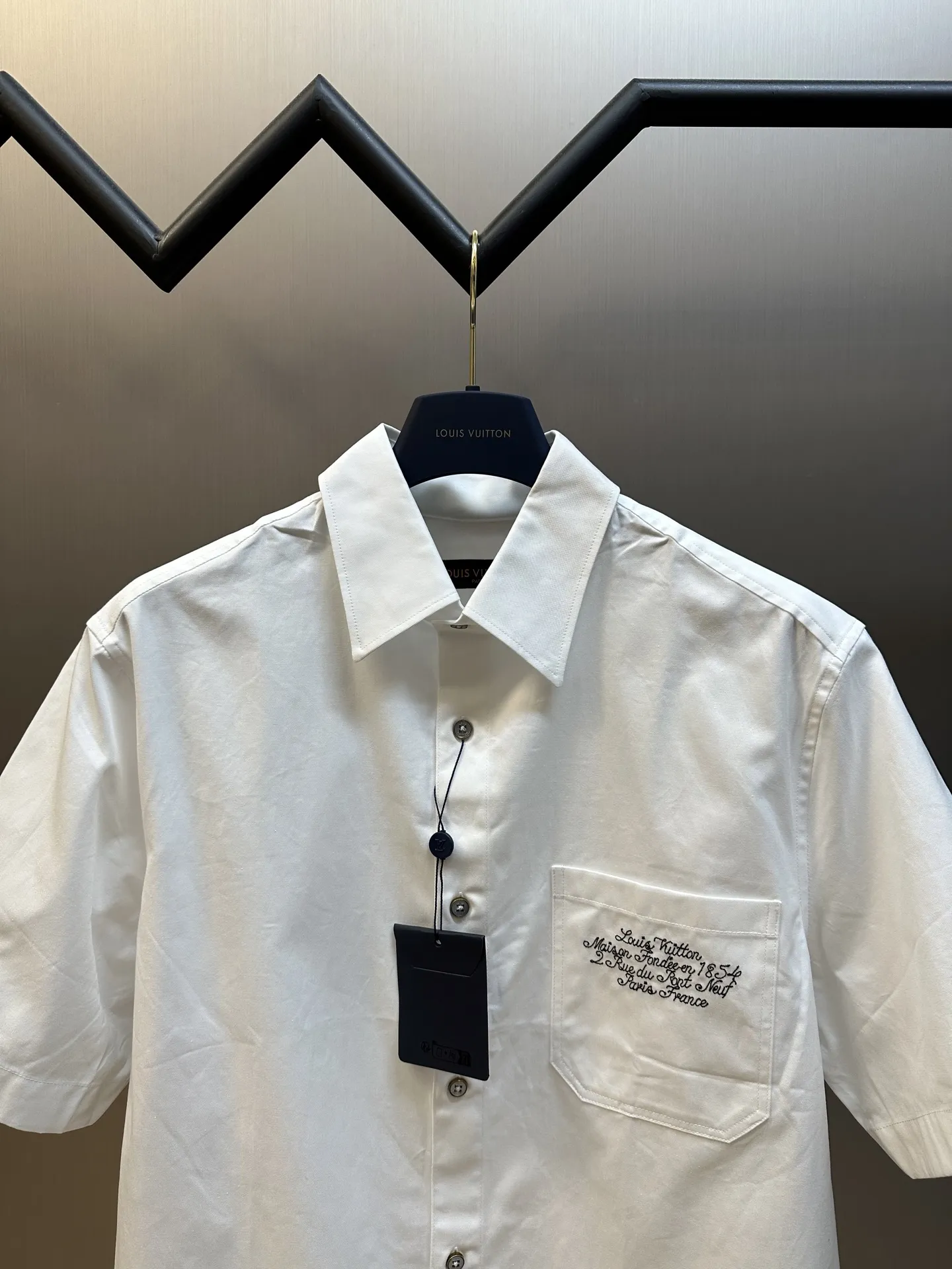 Louis Vuitton Nigo新作白シャツ - 画像 (3)