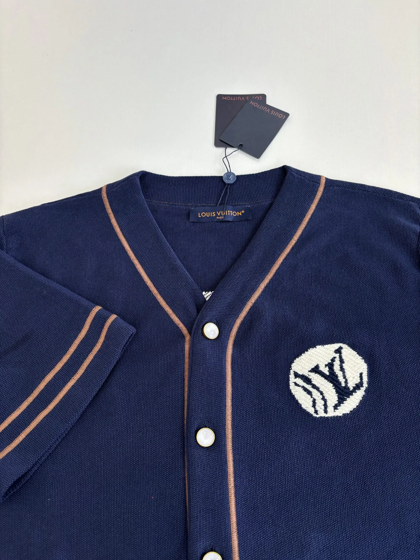 ルイヴィトン 新作 黒のチェック柄 シャツ - 画像 (4)