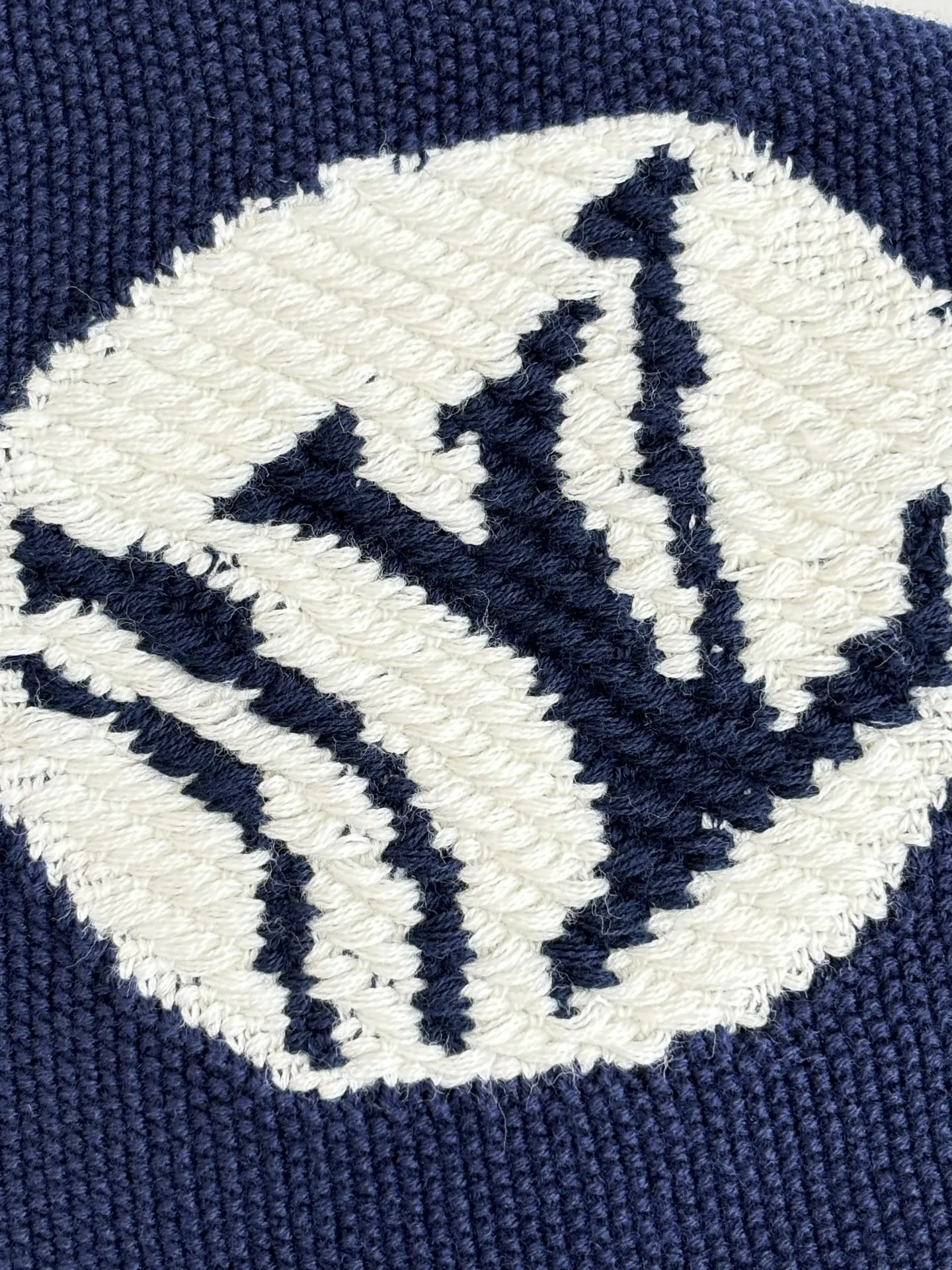 ルイヴィトン 新作 黒のチェック柄 シャツ - 画像 (5)