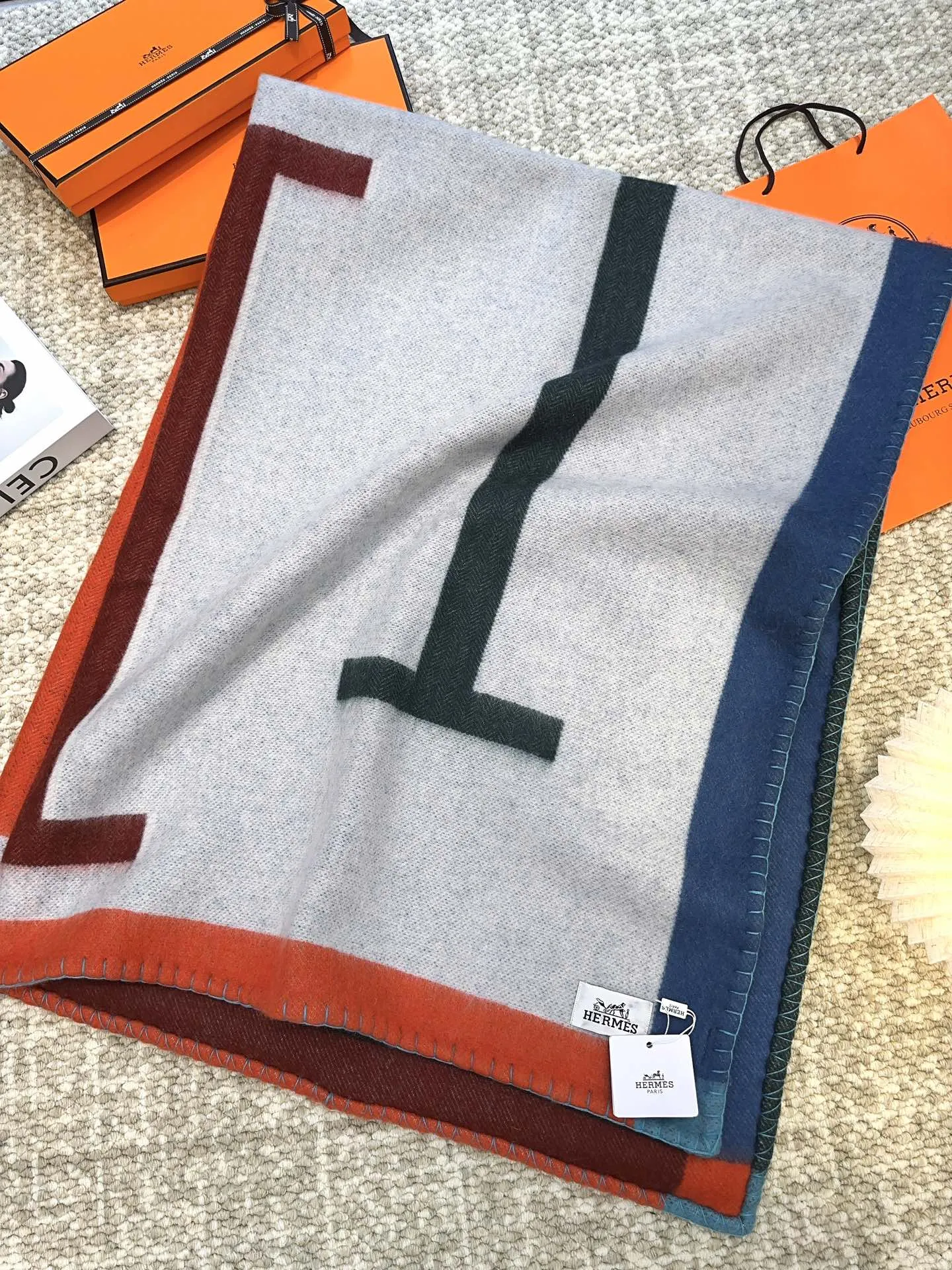 Hermès カシミヤ毛布 グレー 格子柄 - 画像 (6)