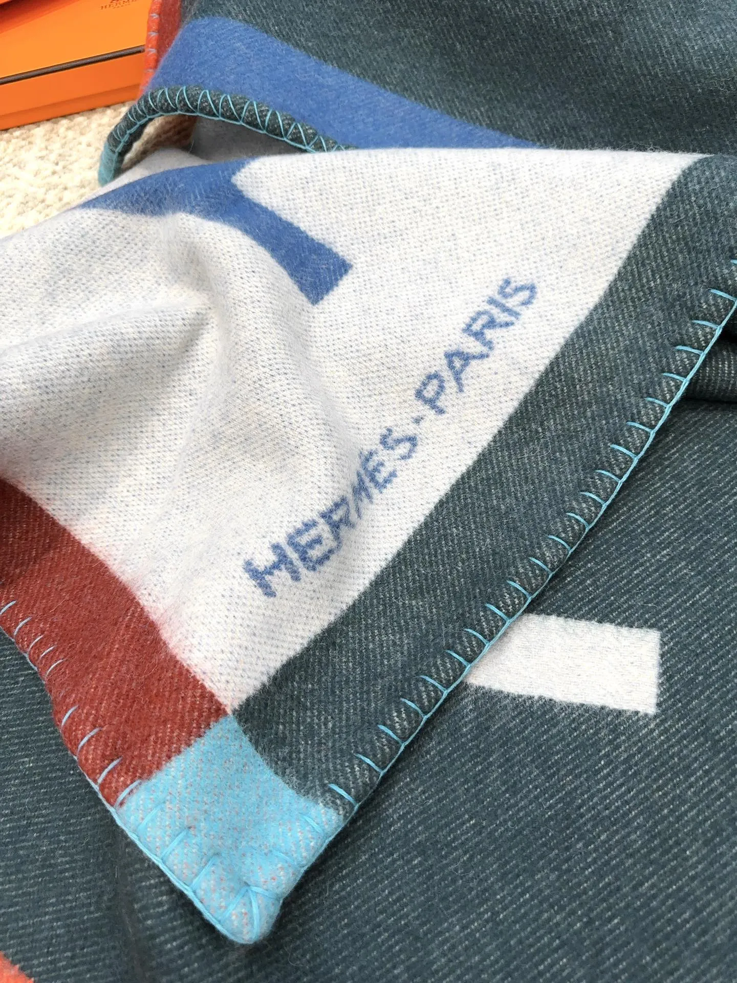 Hermès カシミヤ毛布 グレー 格子柄 - 画像 (7)