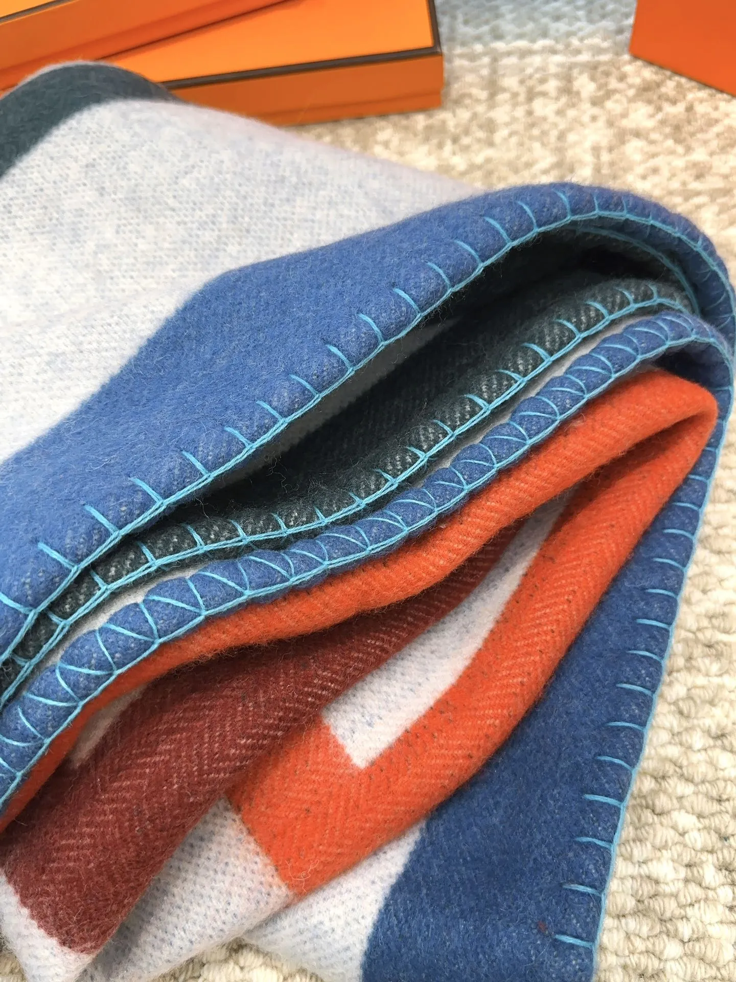 Hermès カシミヤ毛布 グレー 格子柄 - 画像 (8)