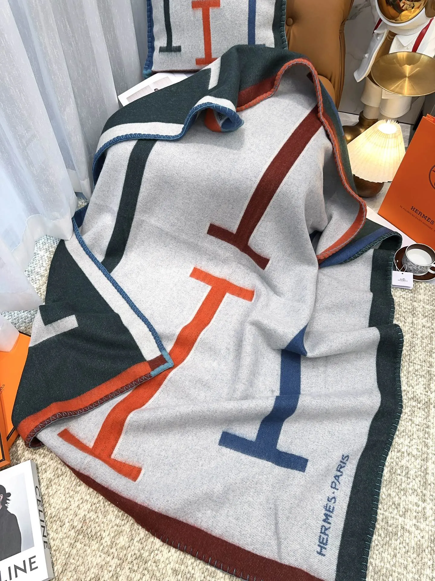 Hermès カシミヤ毛布 グレー 格子柄 - 画像 (9)