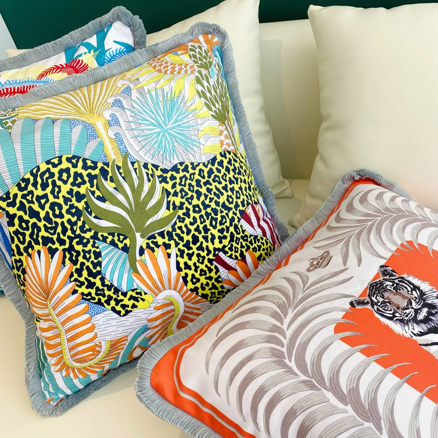 Hermès カラフルなデザインのベルベットクッション - 画像 (6)