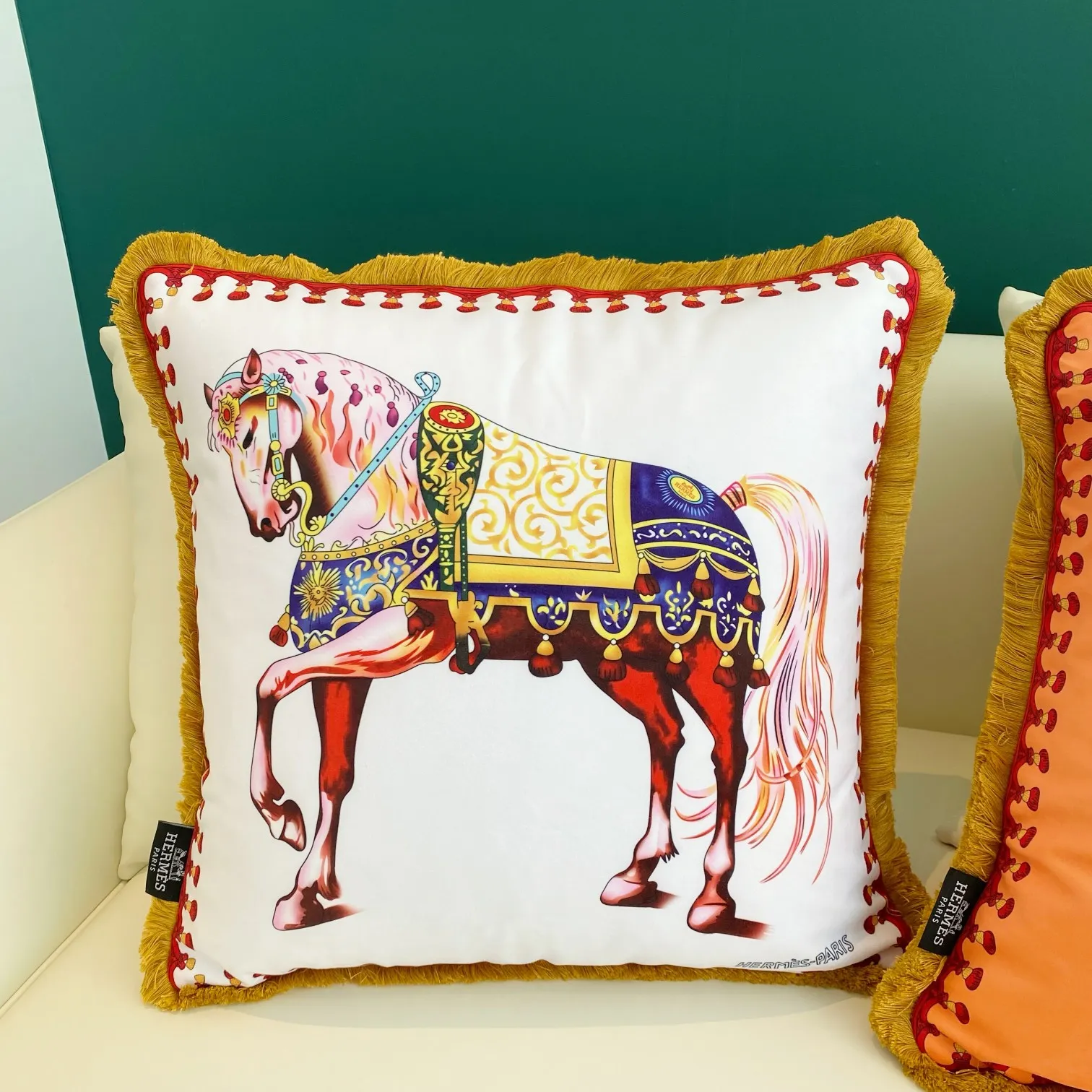 Hermès ヴェルvetクッション ホワイトとオレンジ - 画像 (3)