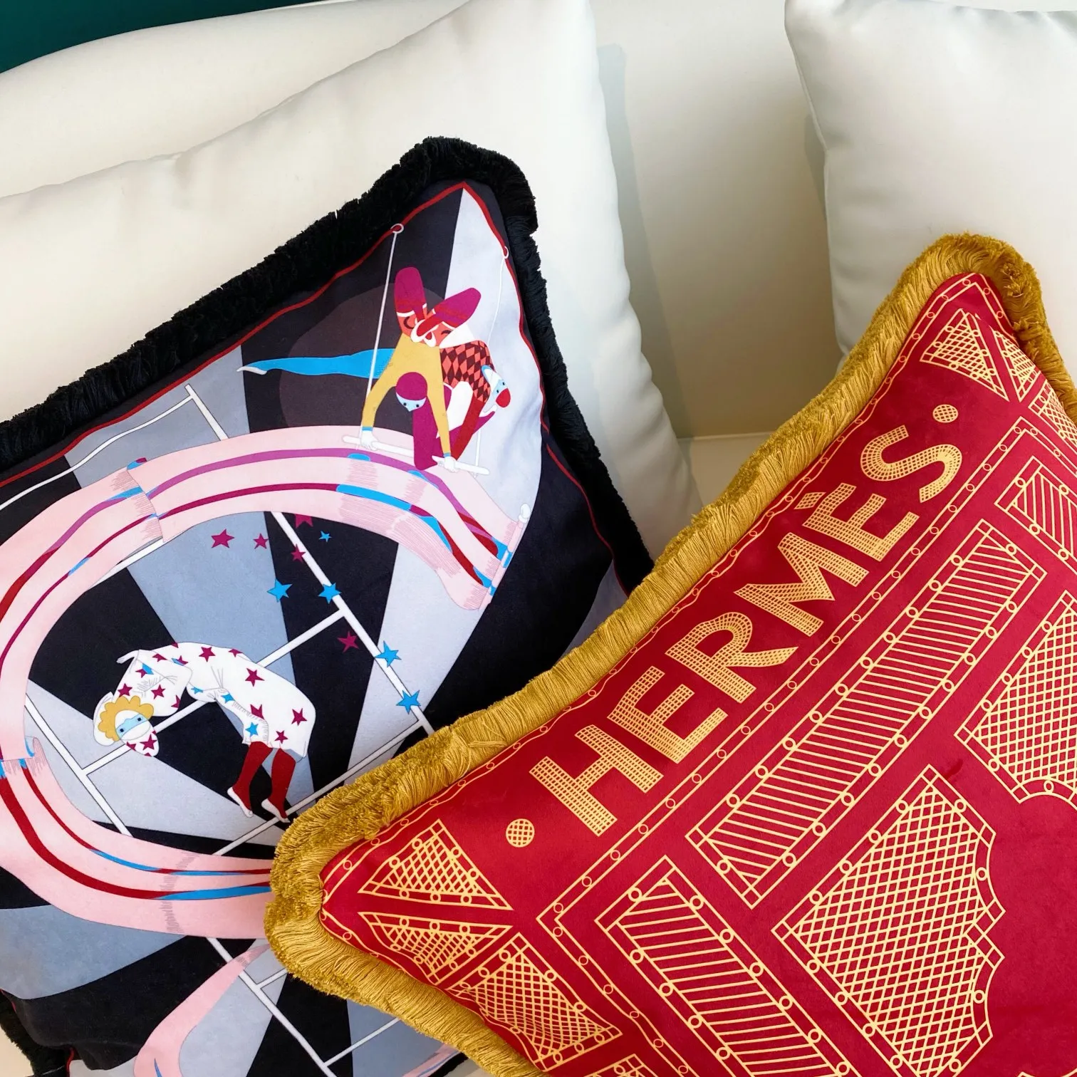 Hermès イタリア製ビロードクッション レッド&ブラック - 画像 (5)