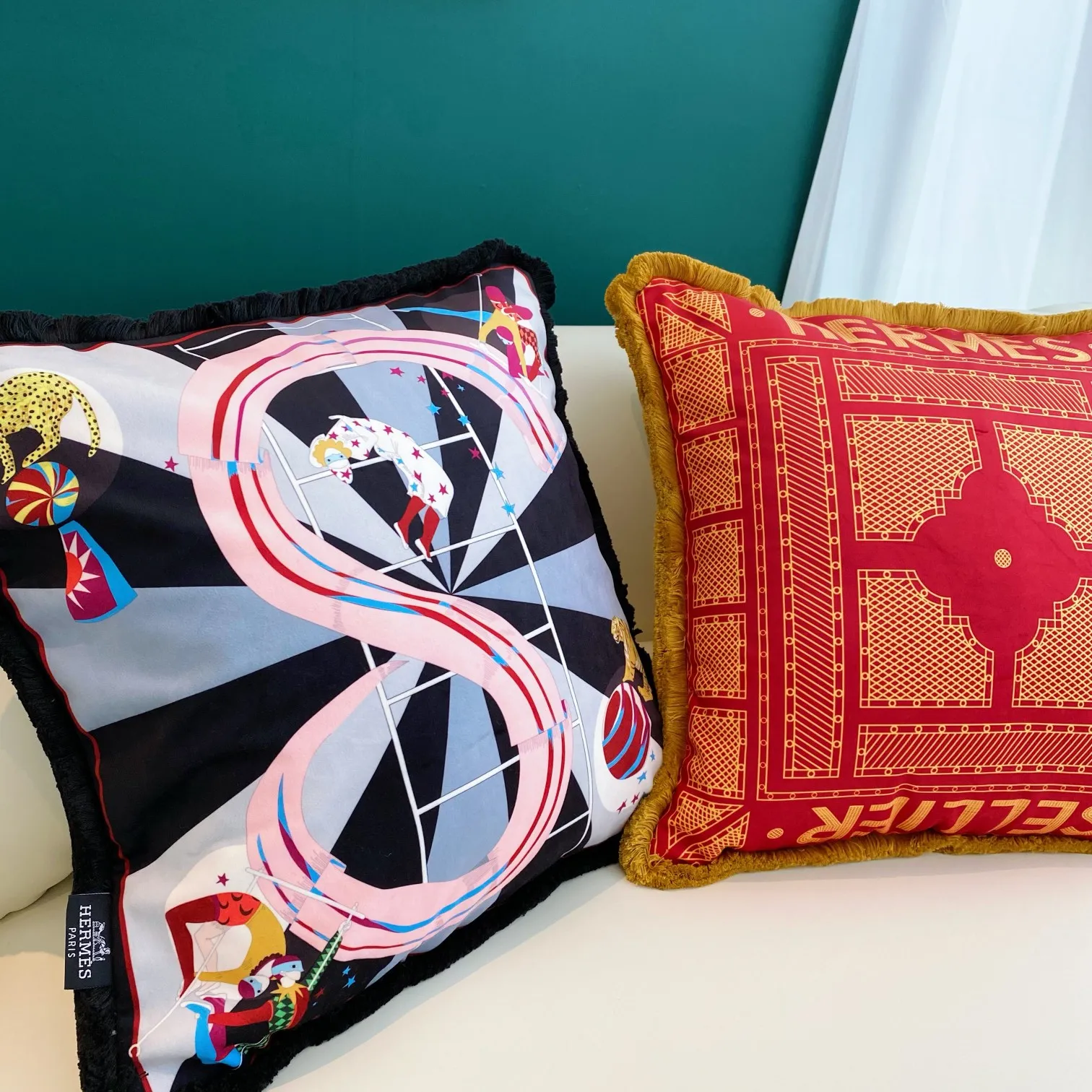 Hermès イタリア製ビロードクッション レッド&ブラック - 画像 (7)