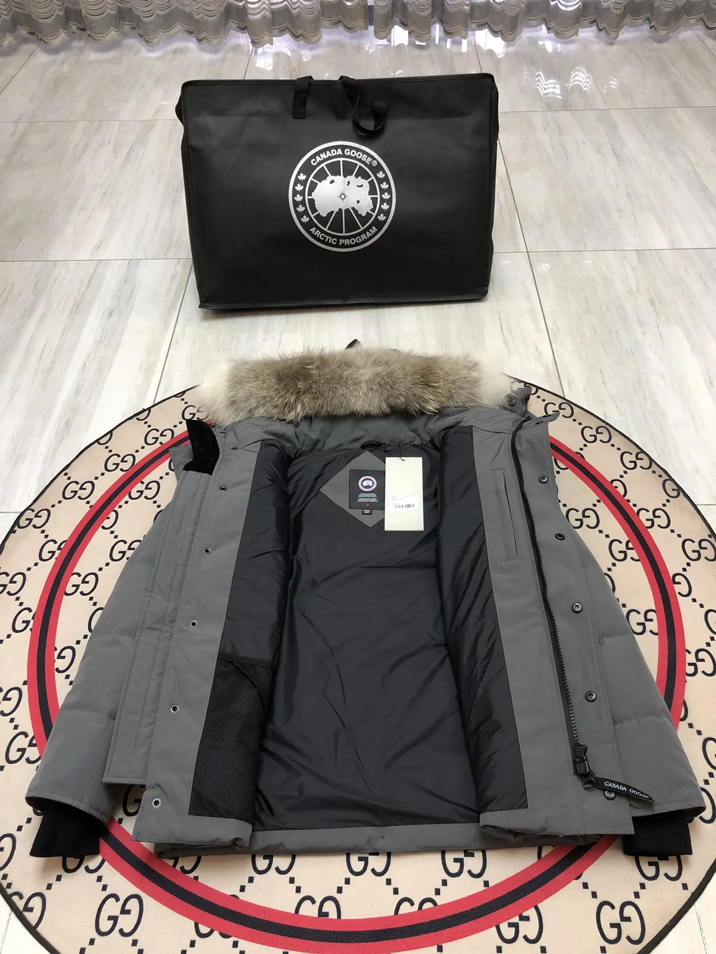 カナダグース ウィンダム パーカ グレー ダウンジャケット - 画像 (4)