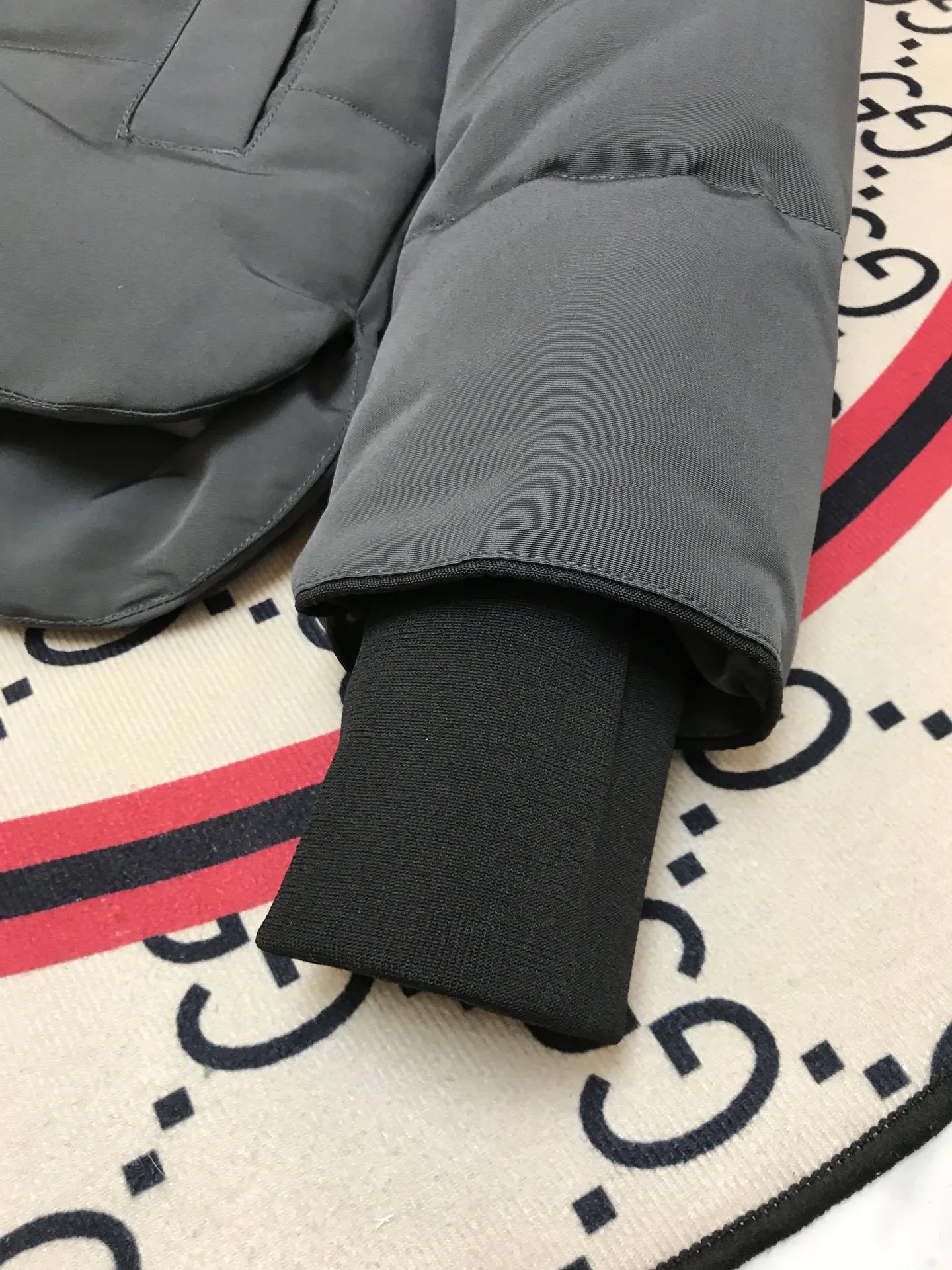 カナダグース マクミラン パーカー グレー ショート - 画像 (6)