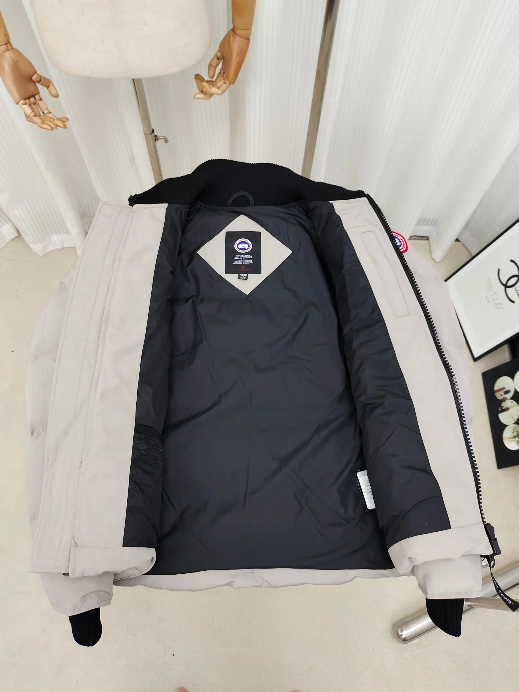 カナダグース ハイブリッジ ライト ジャケット グレーウルフファー - 画像 (5)