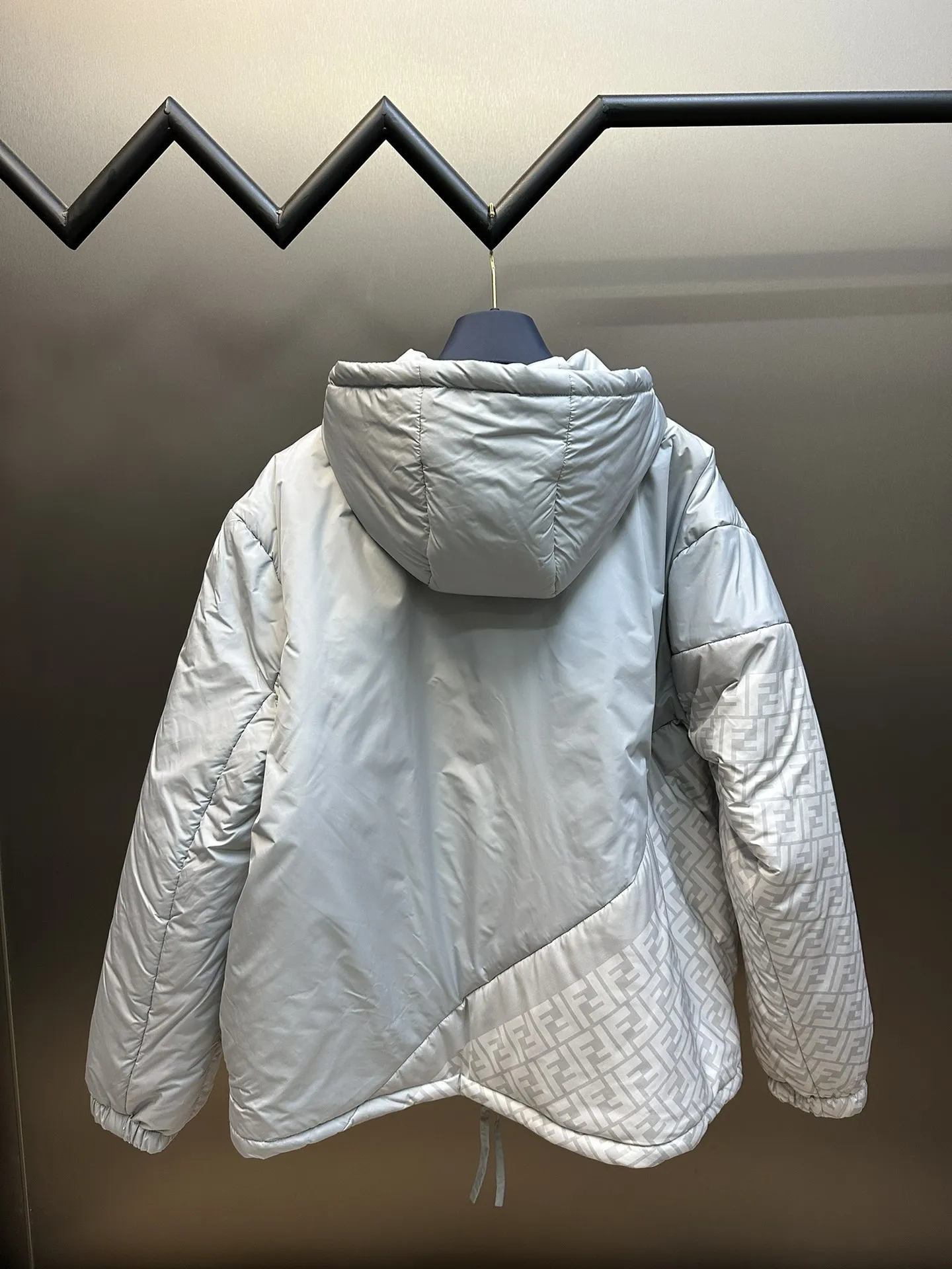 フェンディ リバーシブル コットンジャケット グレー フード付き - 画像 (5)