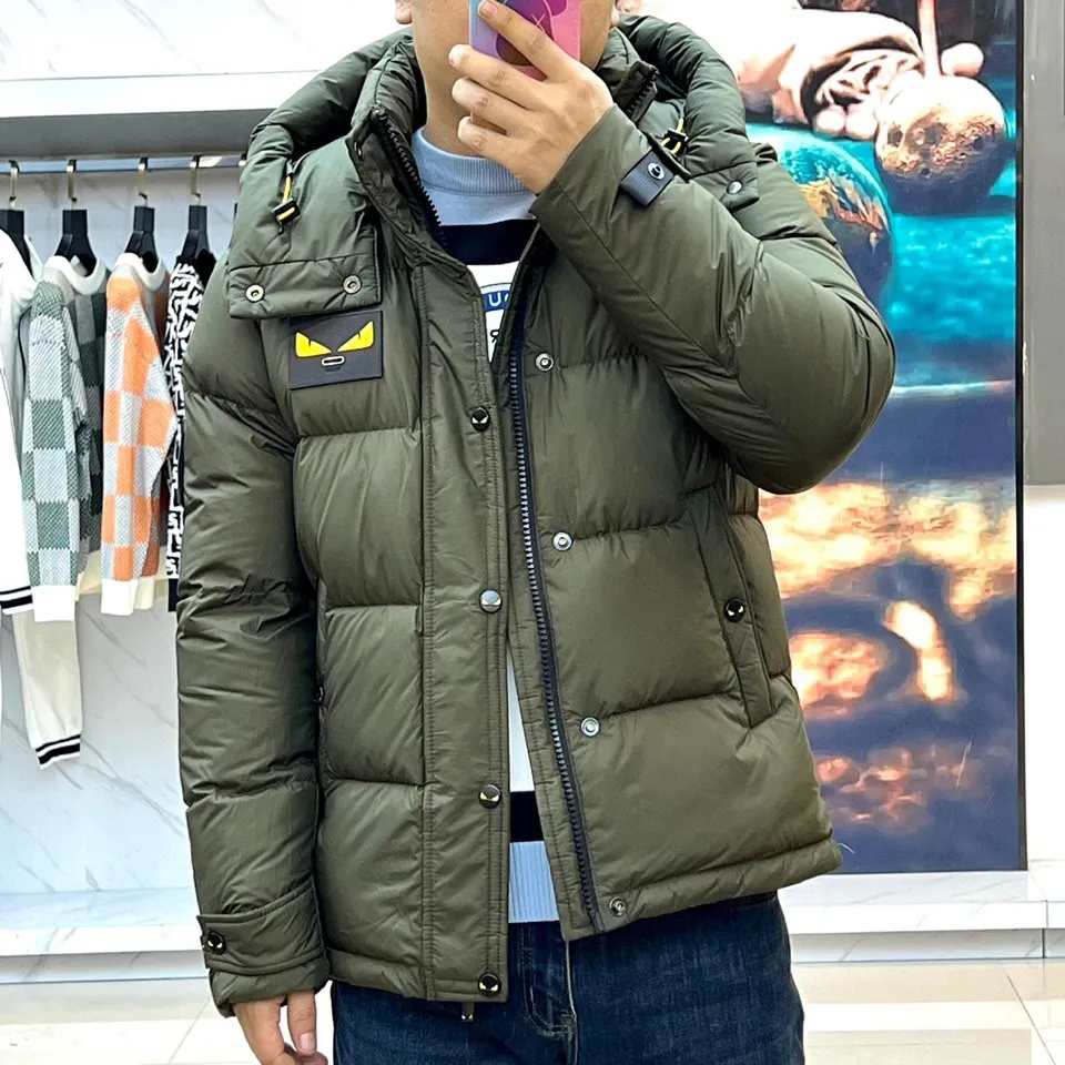 フェンディ モンスター フード付きダウンジャケット オリーブグリーン - 画像 (3)