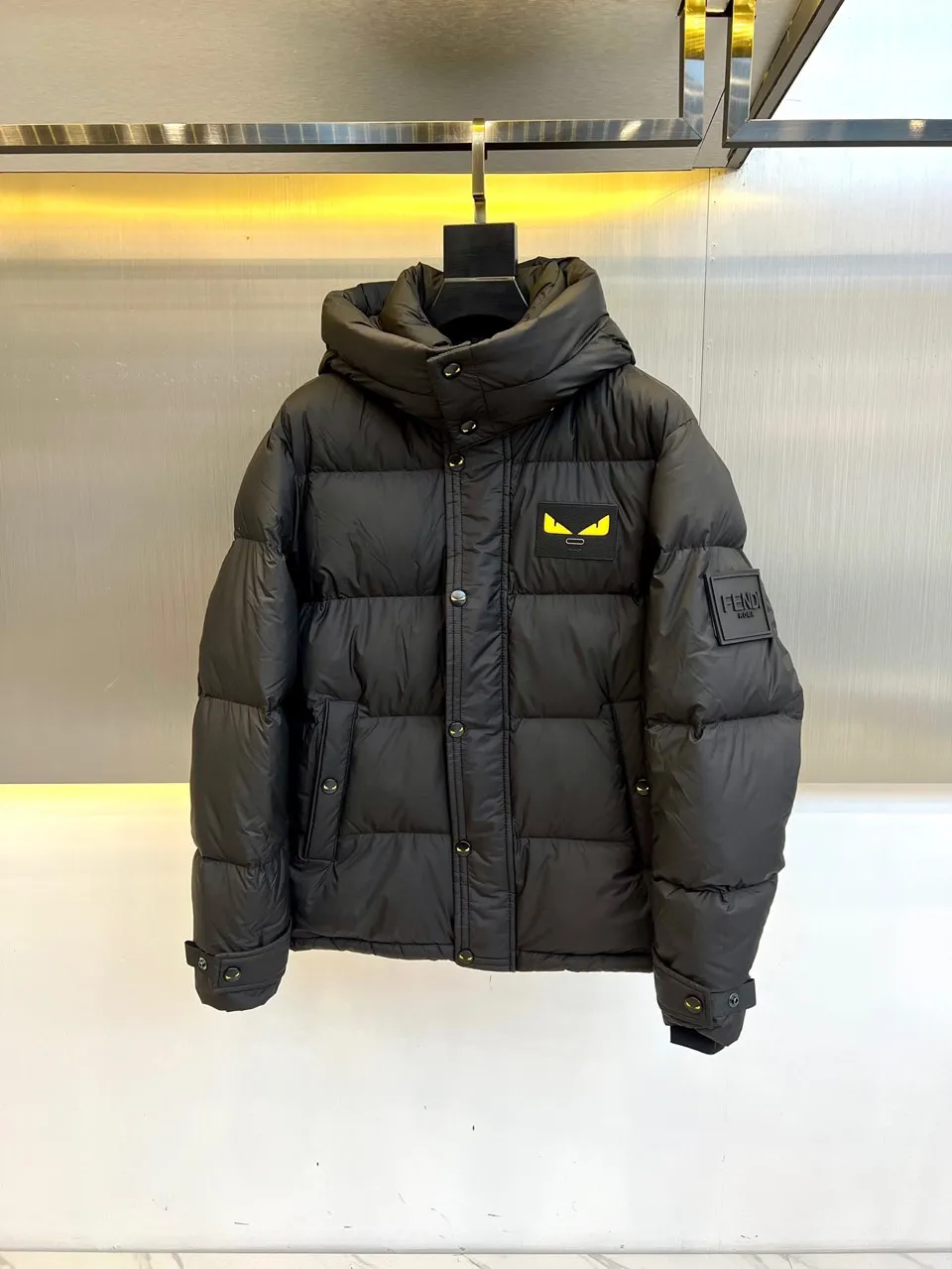 フェンディ モンスター フード付きダウンジャケット ブラック