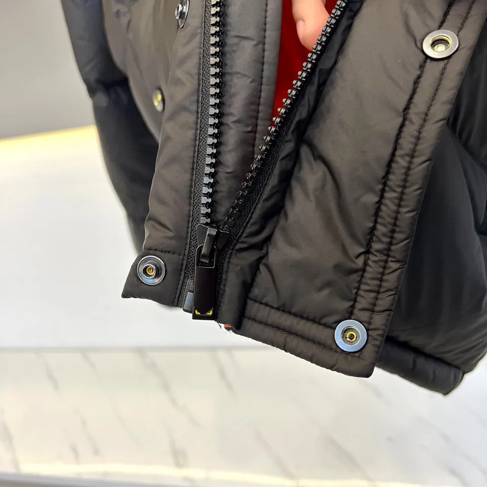 フェンディ モンスター フード付きダウンジャケット ブラック - 画像 (7)