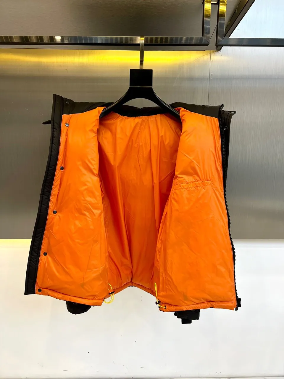 フェンディ モンスター フード付きダウンジャケット ブラック - 画像 (8)