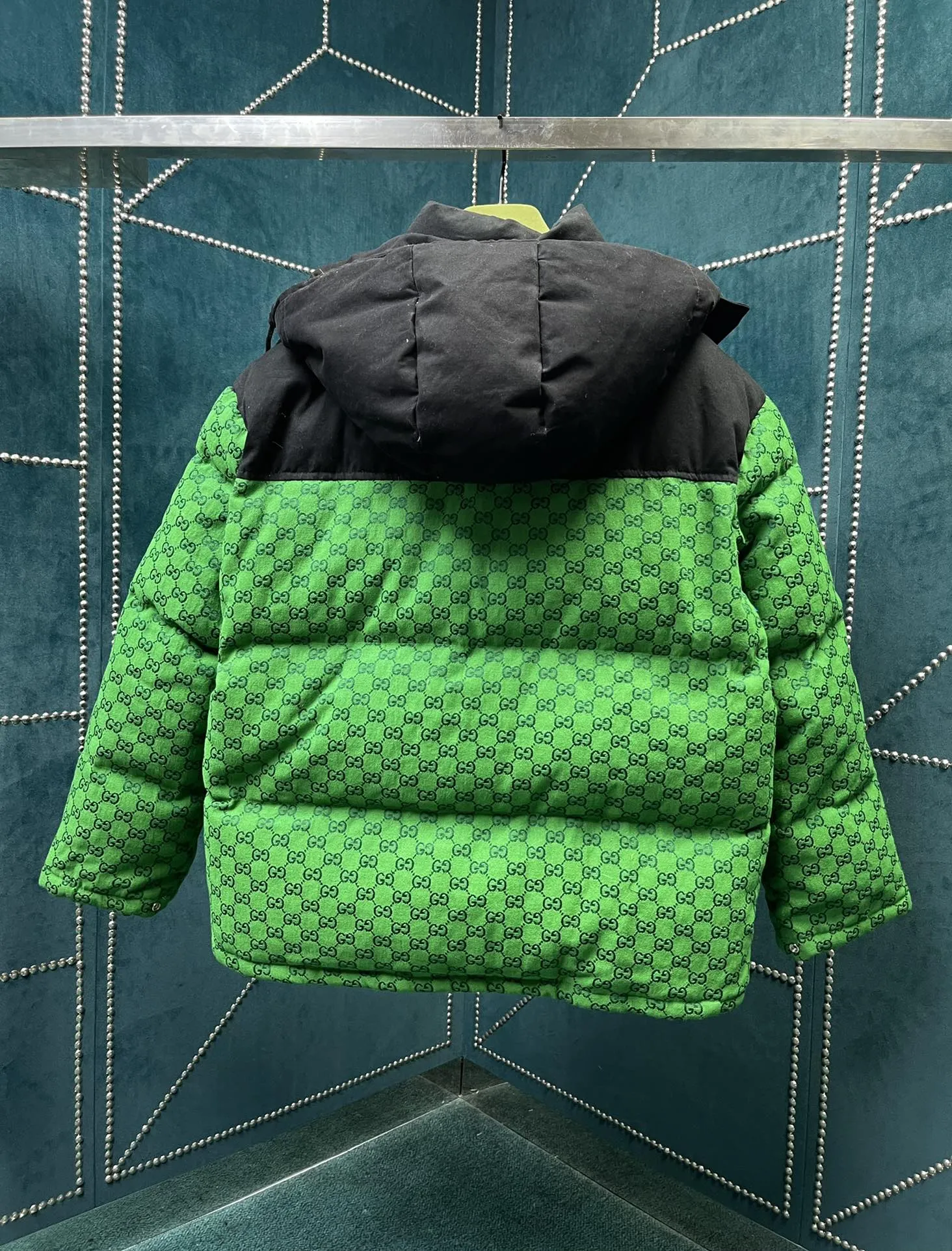 グッチ x ザ・ノース・フェイス ダウンジャケット グリーンロゴ - 画像 (3)