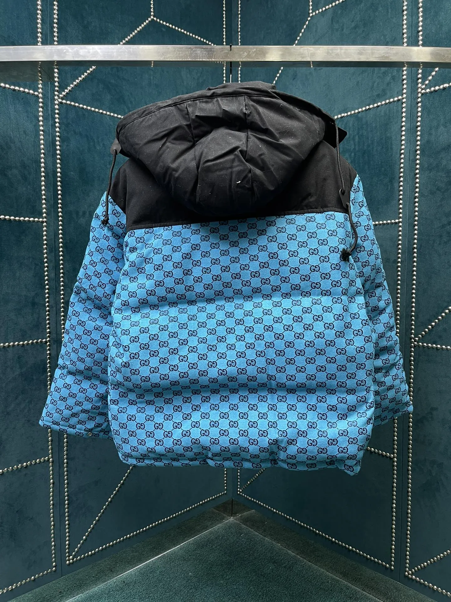 グッチ x ザ・ノース・フェイス ダウンジャケット ブルーロゴ - 画像 (3)