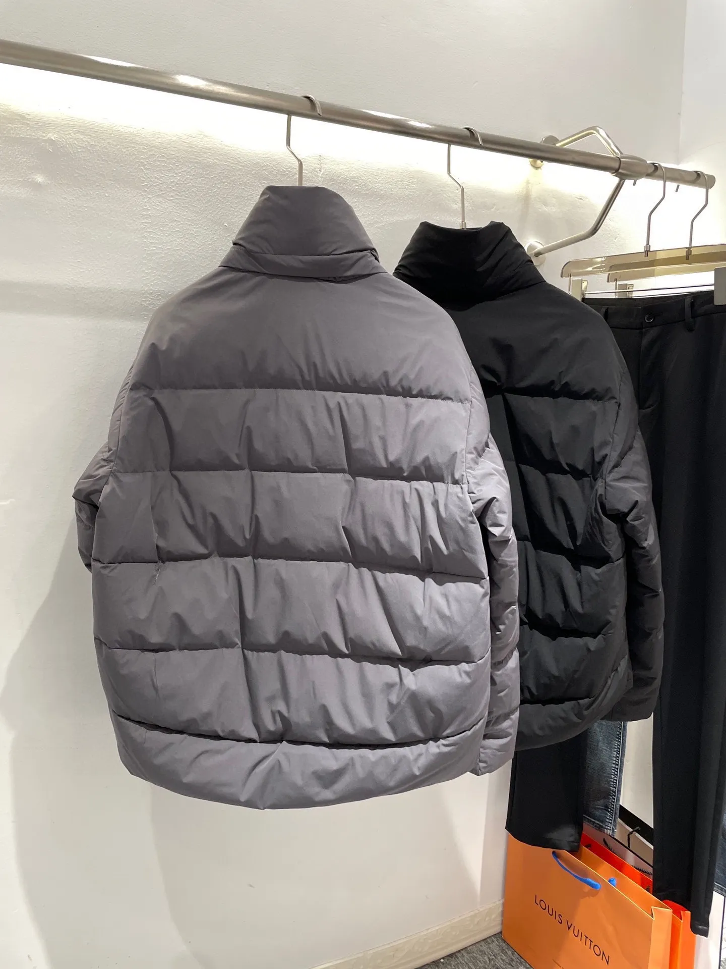 バレンシアガ パリ ダウンジャケット グレー ブラック - 画像 (3)