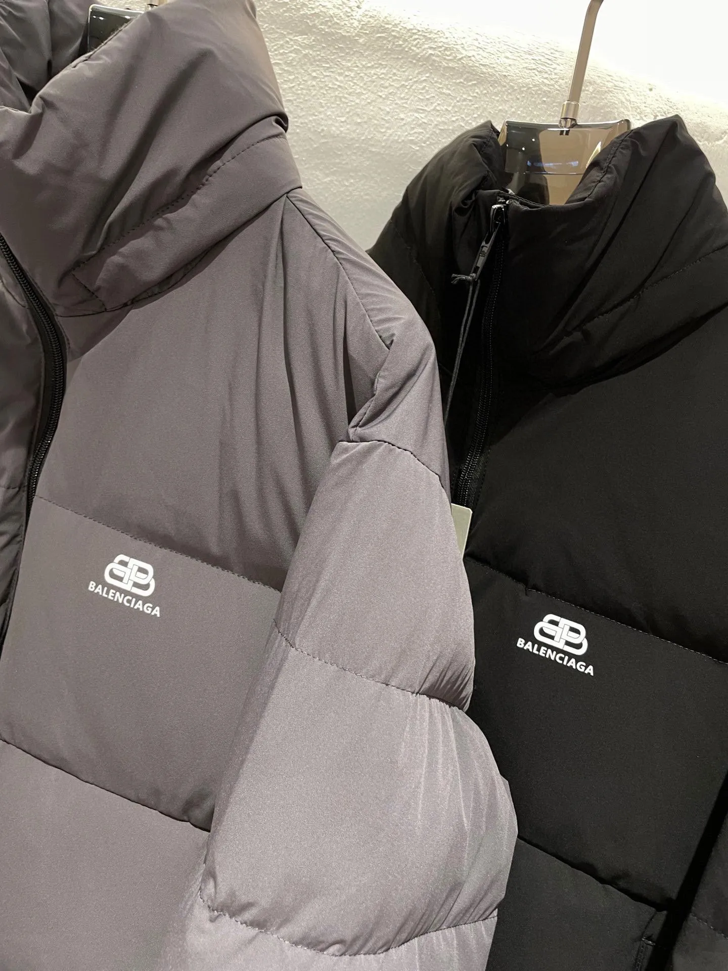 バレンシアガ パリ ダウンジャケット グレー ブラック - 画像 (6)