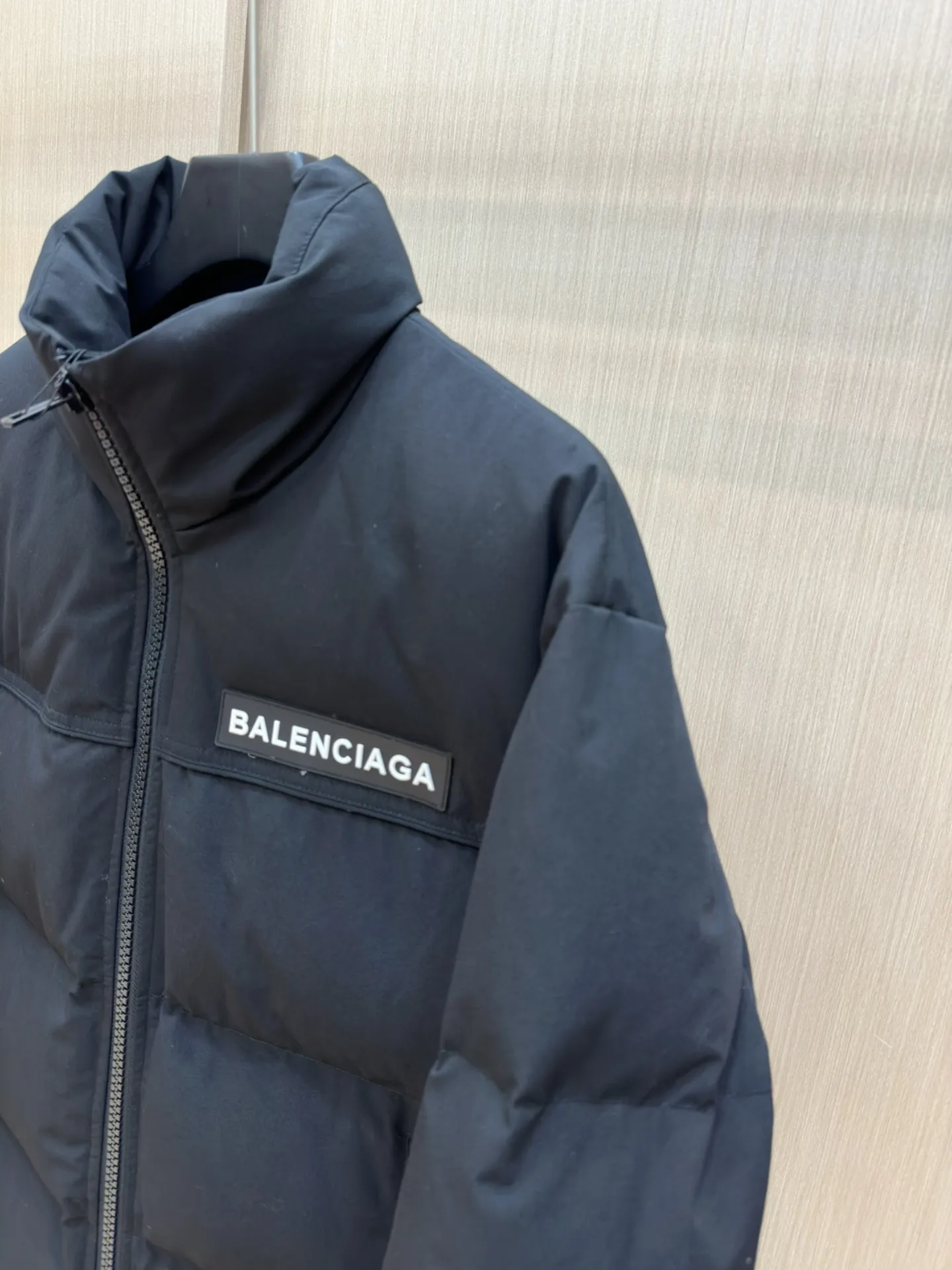バレンシアガ パファージャケット ブラック レギュラーフィット - 画像 (4)