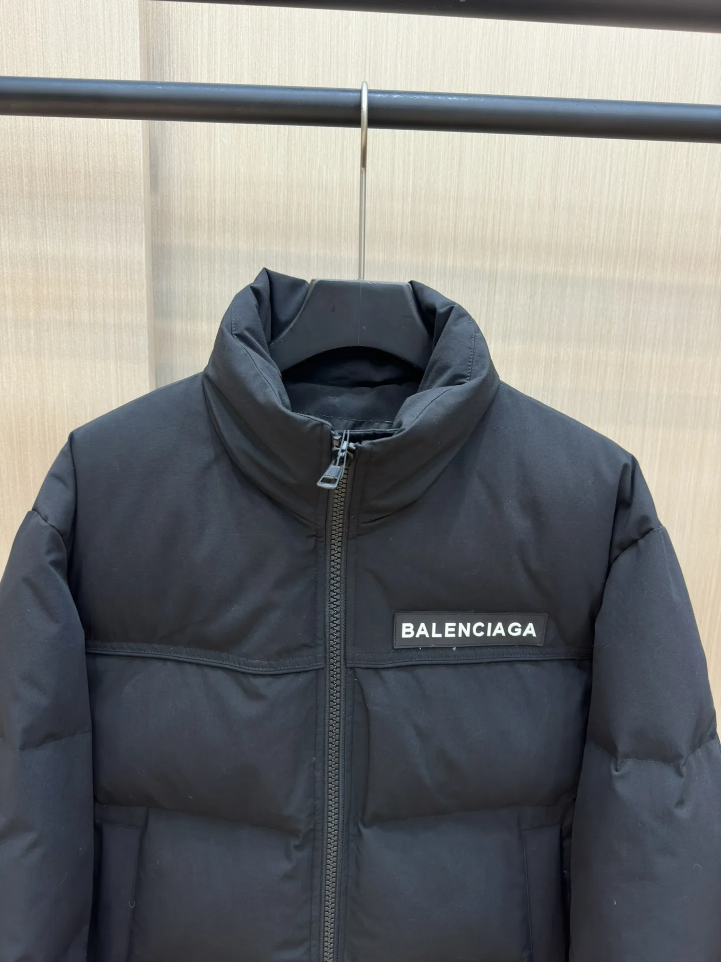 バレンシアガ パファージャケット ブラック レギュラーフィット - 画像 (5)