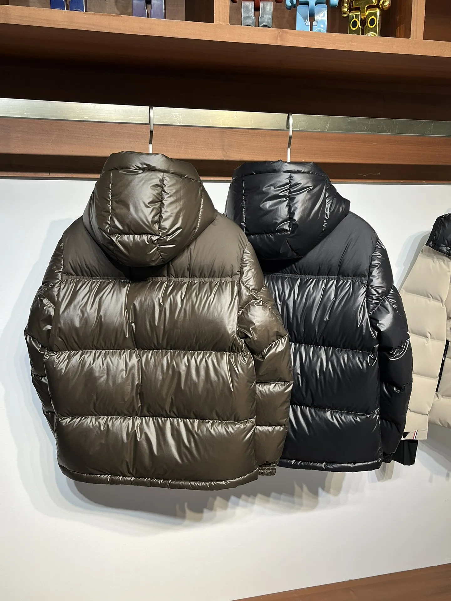 バーバリーロゴ パファージャケット ブラック フード付き - 画像 (3)