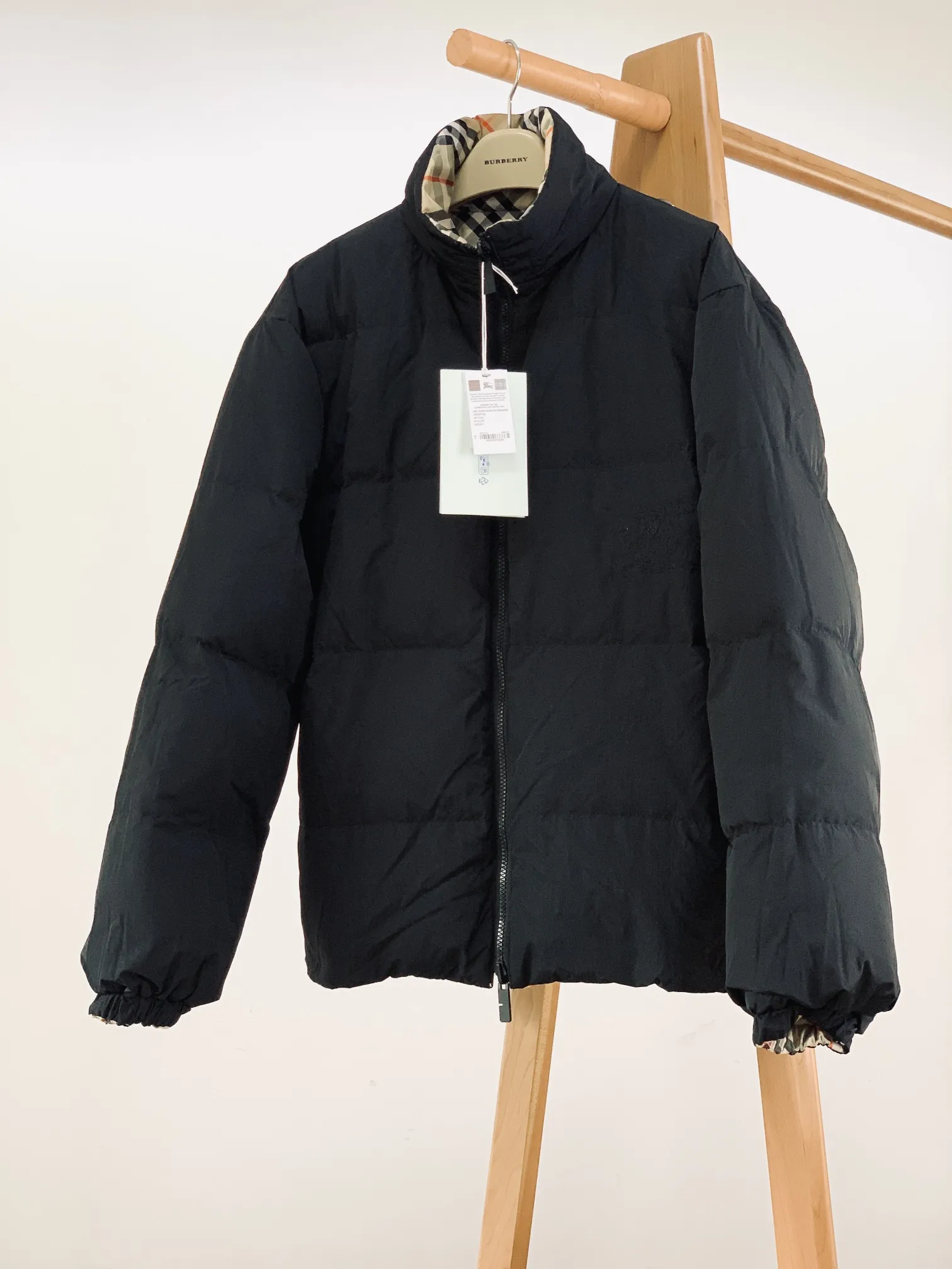 バーバリー クラシックチェック リバーシブル パファーベージュ - 画像 (4)