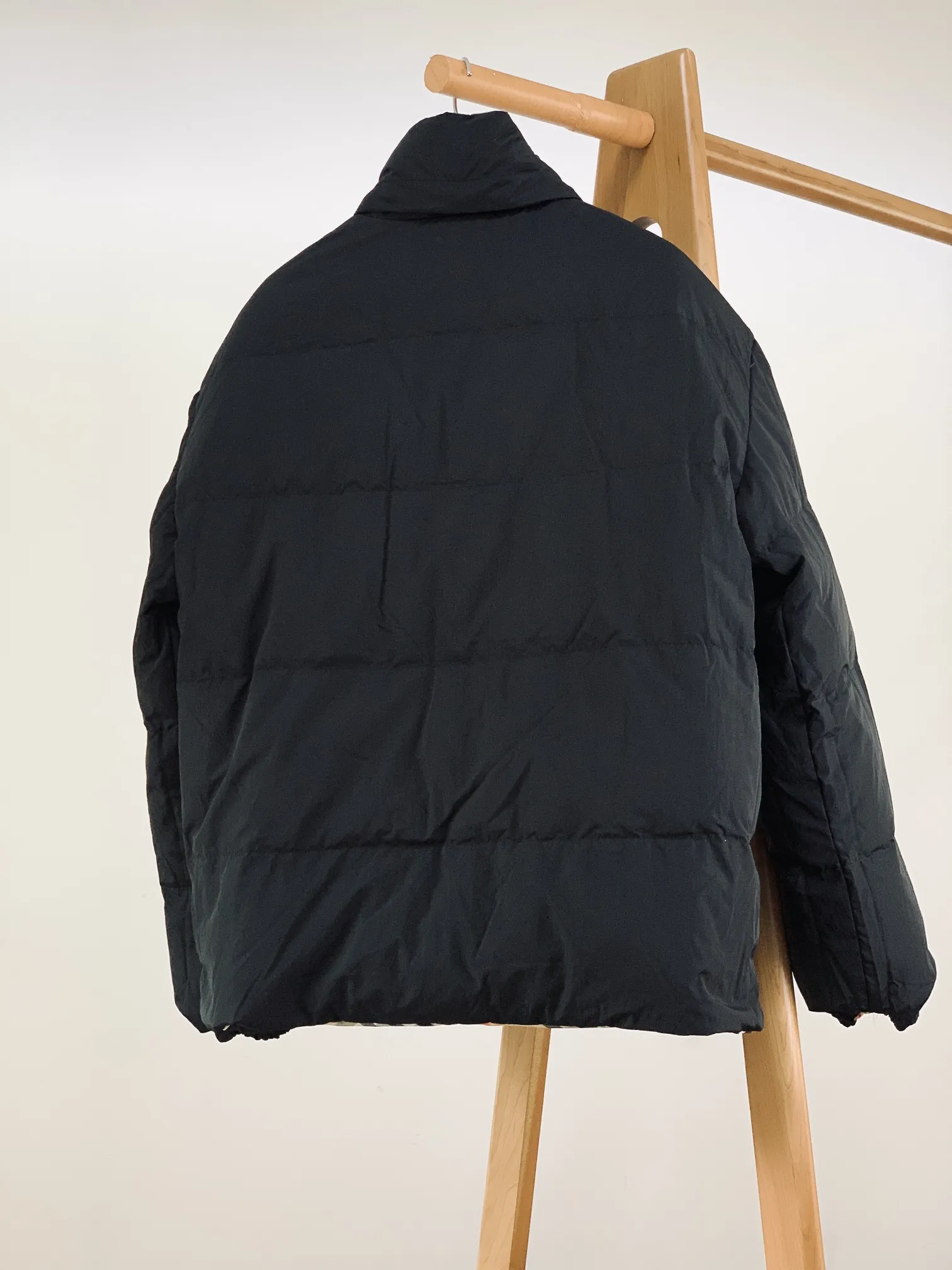 バーバリー クラシックチェック リバーシブル パファーベージュ - 画像 (5)