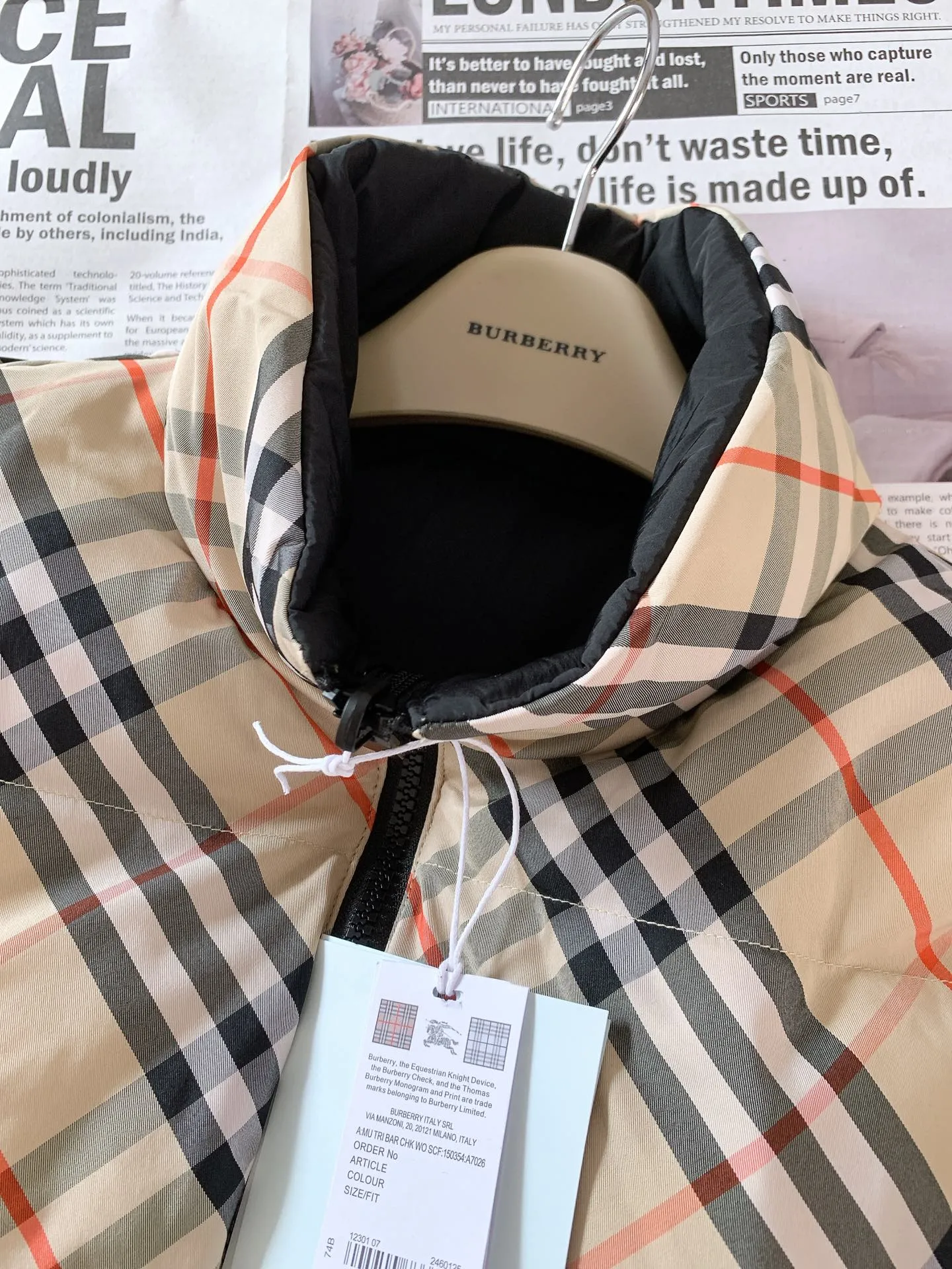 バーバリー クラシックチェック リバーシブル パファーベージュ - 画像 (6)