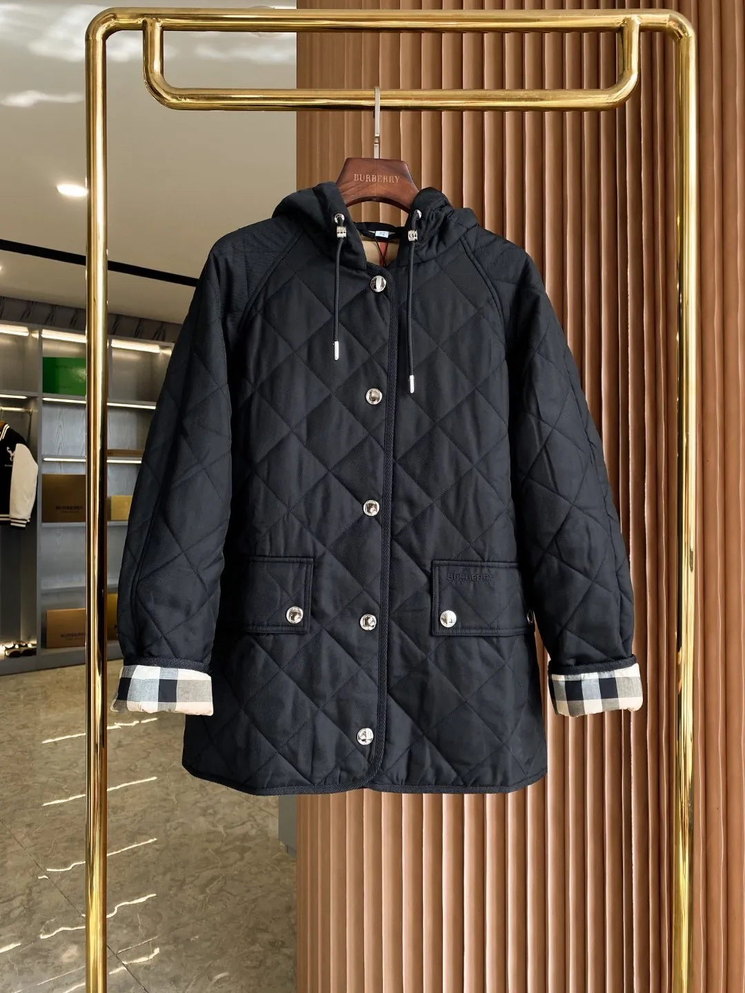 バーバリーキルティングフード付きジャケットブラックロング