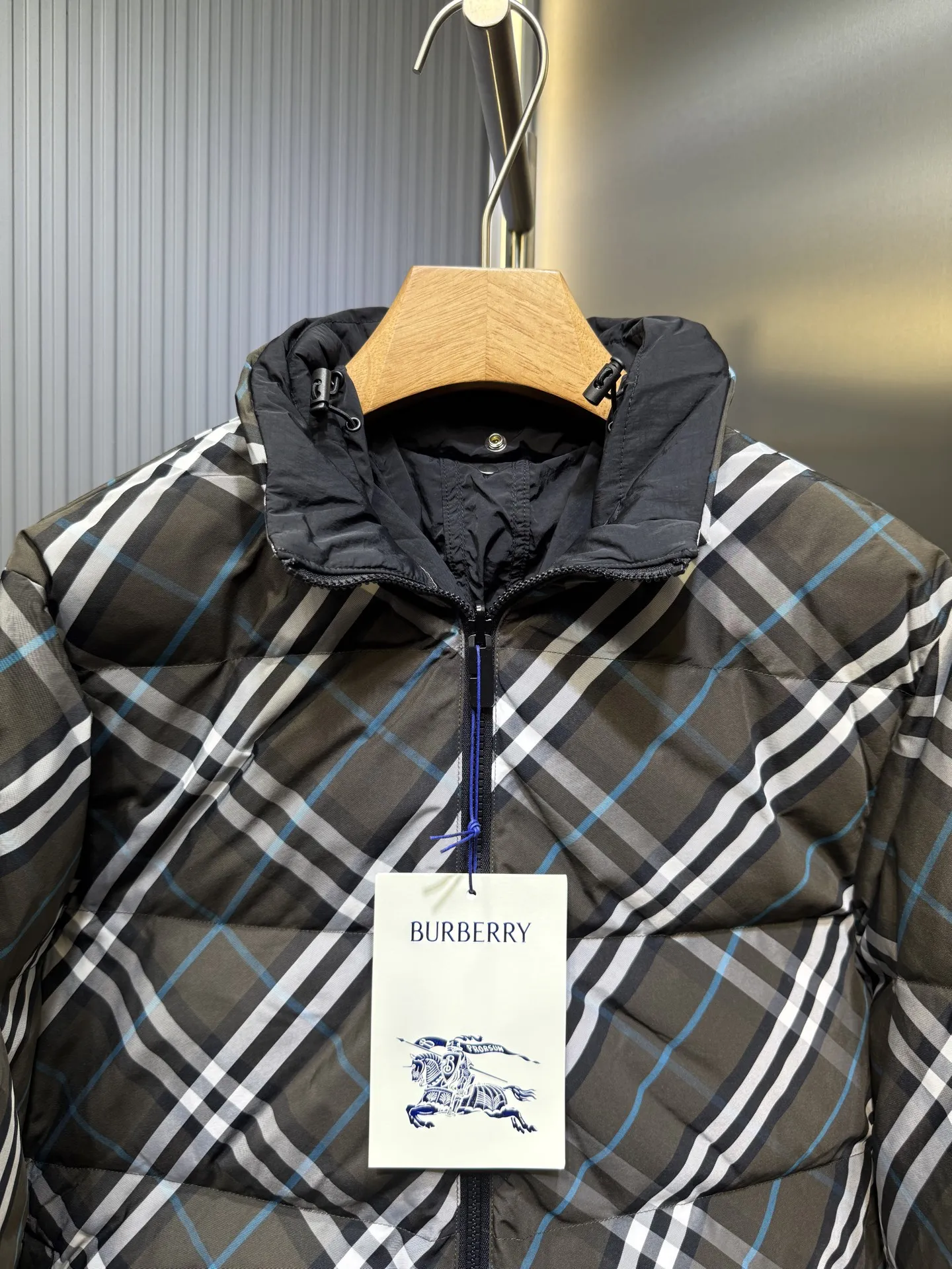 バーバリー クラシック チェック柄 ダウンジャケット ベージュ - 画像 (3)