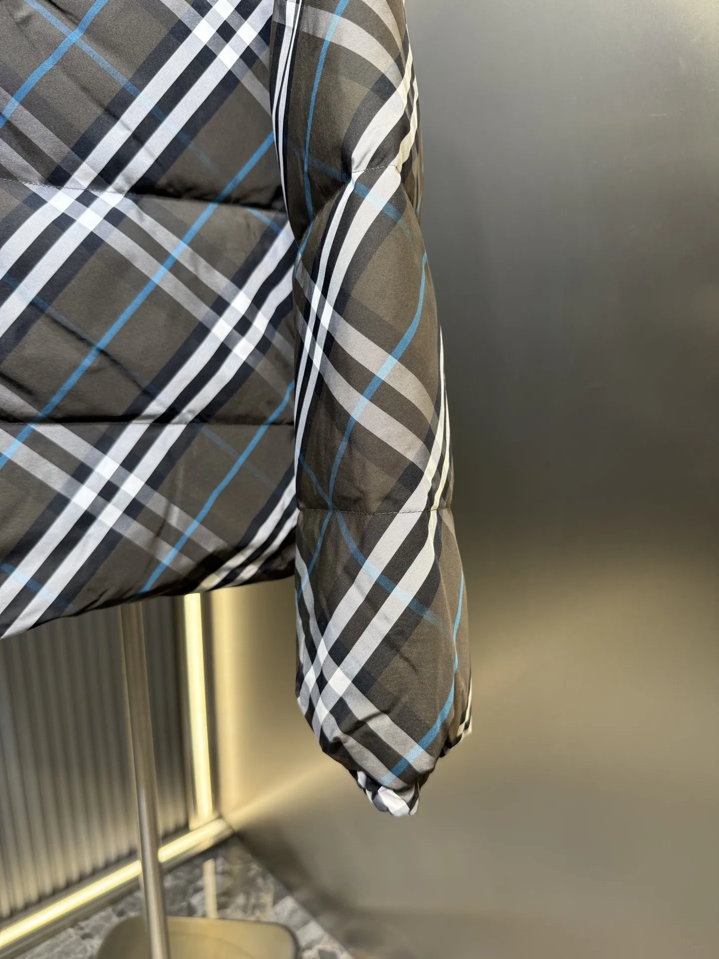 バーバリー クラシック チェック柄 ダウンジャケット ベージュ - 画像 (4)