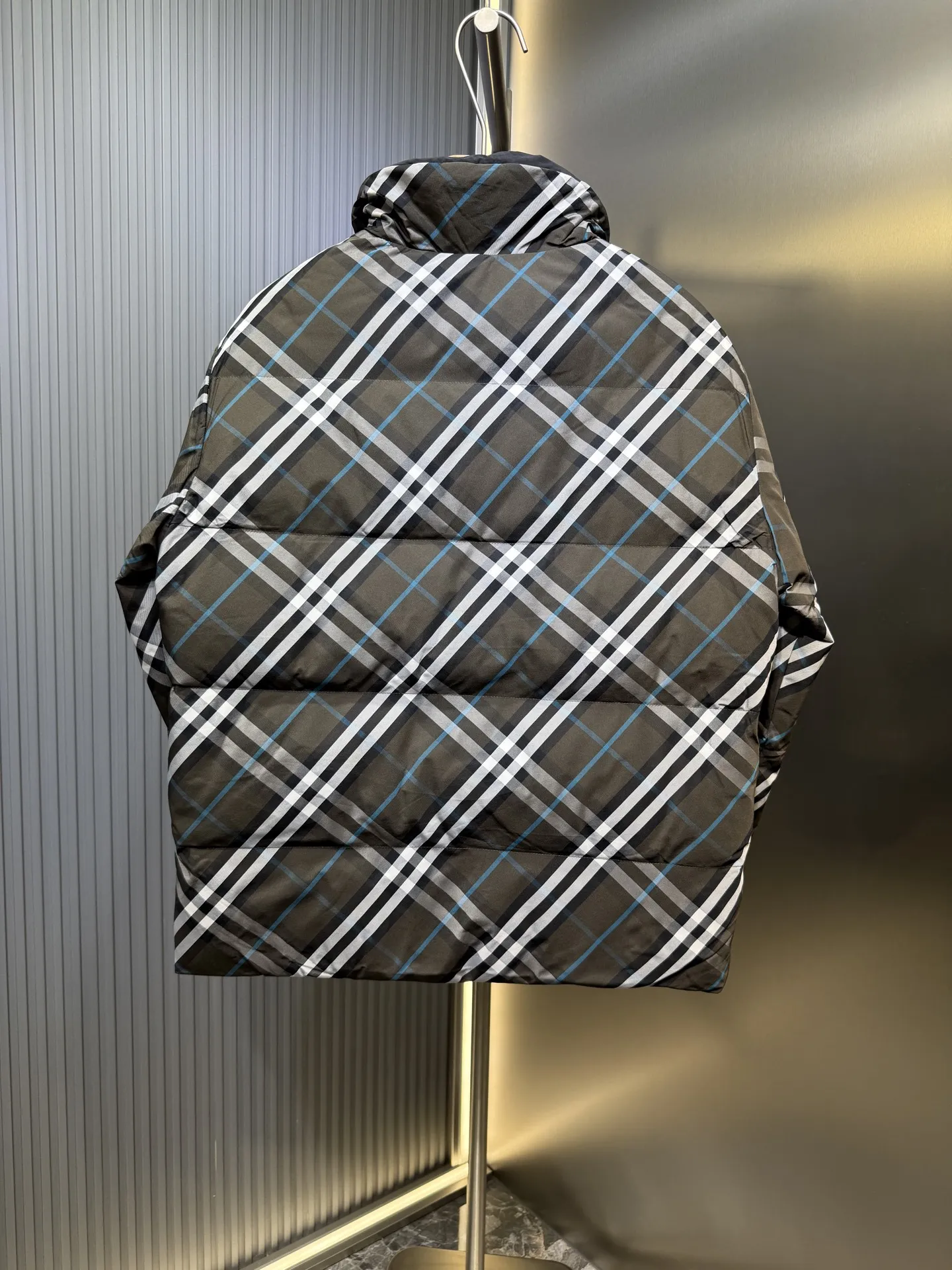 バーバリー クラシック チェック柄 ダウンジャケット ベージュ - 画像 (5)