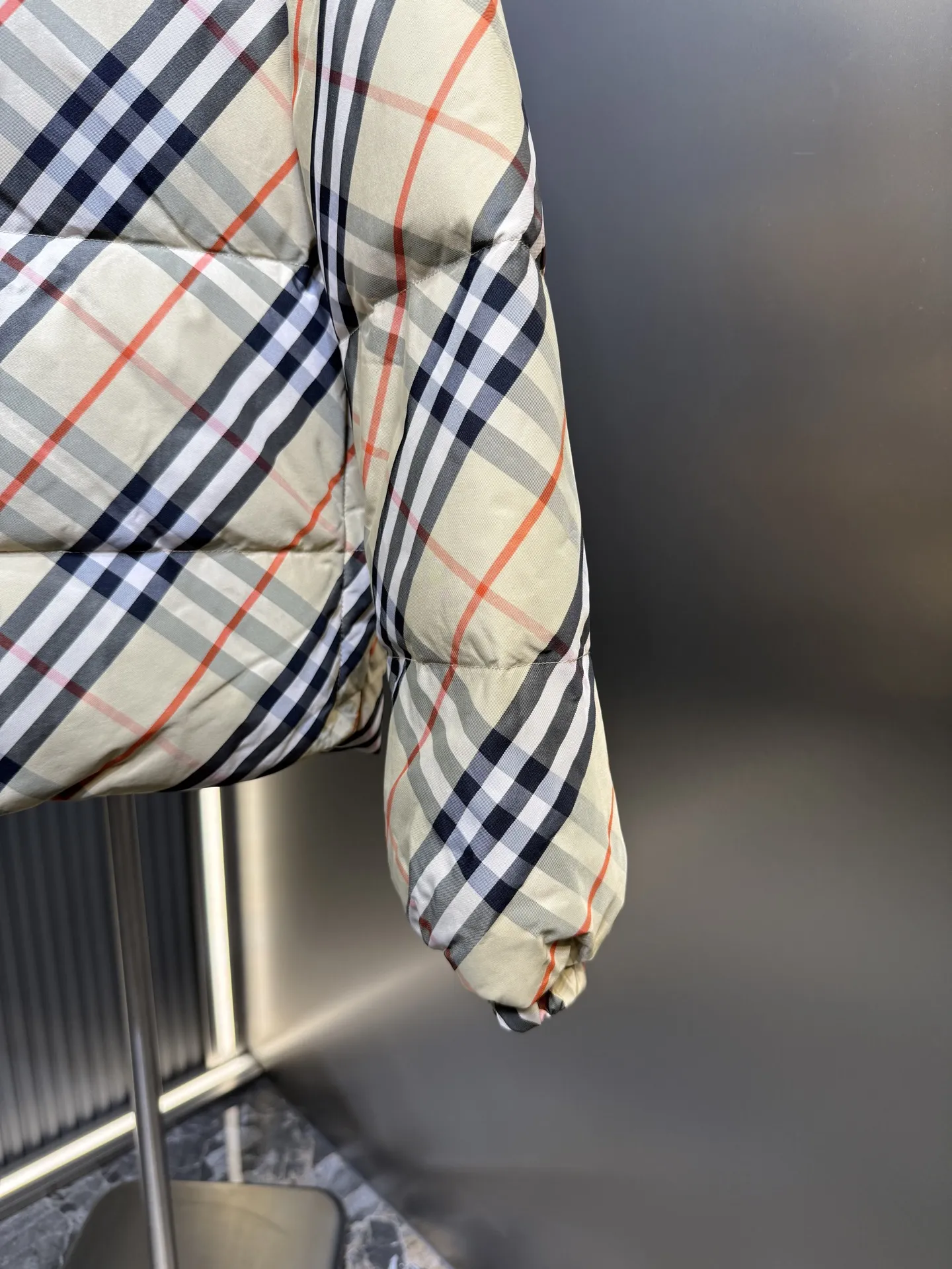 バーバリー クラシックチェック柄キルティングジャケット ベージュ - 画像 (4)