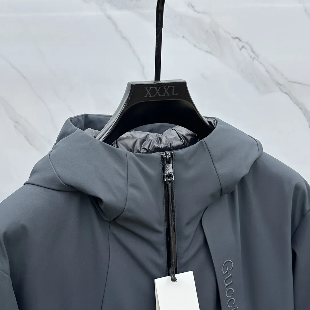 グッチ ダウンジャケット フード付き ハイネック ブラック - 画像 (4)