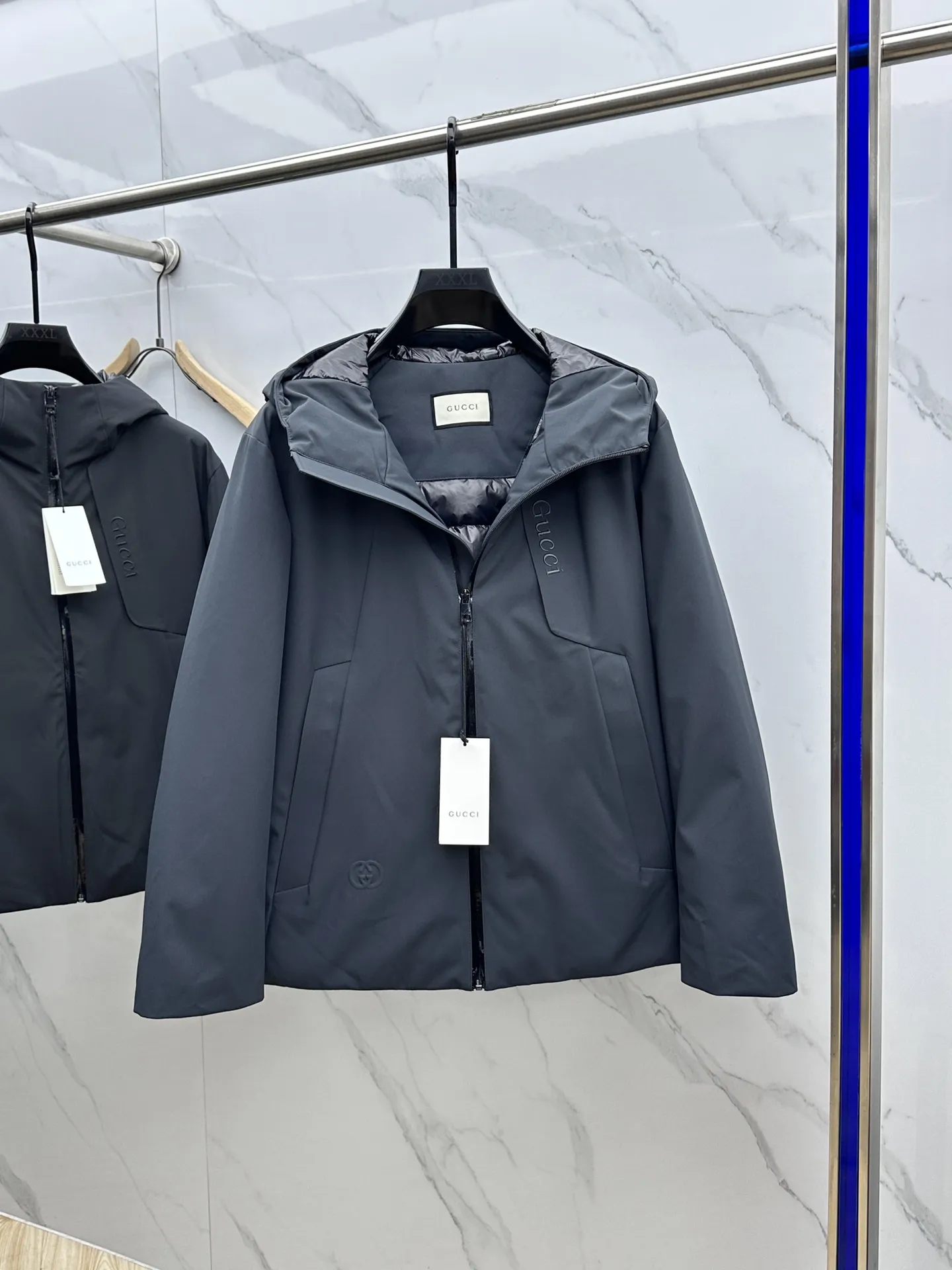 グッチ ダウンジャケット フード付き ハイネック ブラック - 画像 (9)