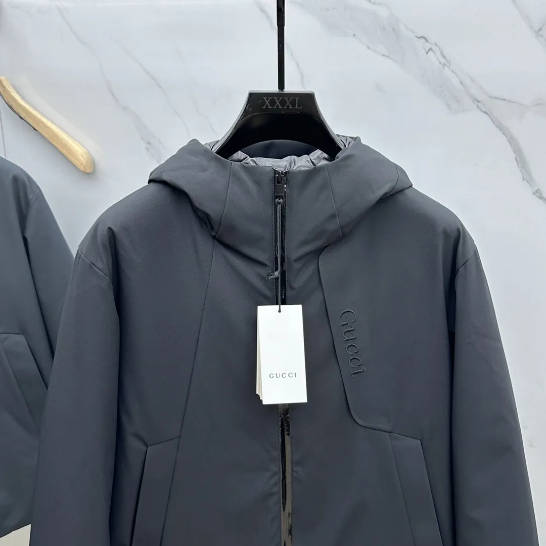 グッチ ダウンジャケット フード付き ハイネック ブラック - 画像 (3)