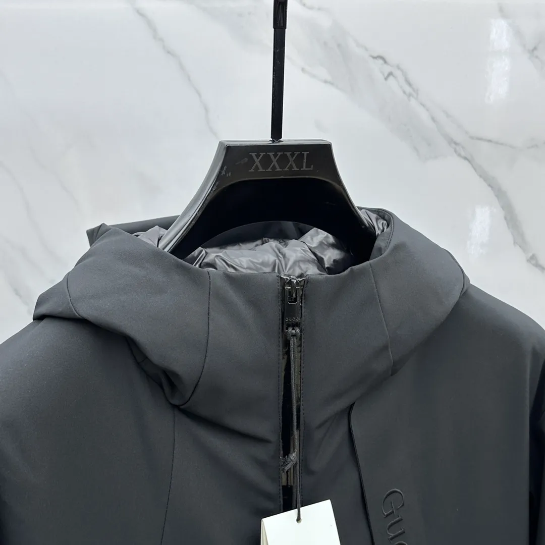 グッチ ダウンジャケット フード付き ハイネック ブラック - 画像 (4)