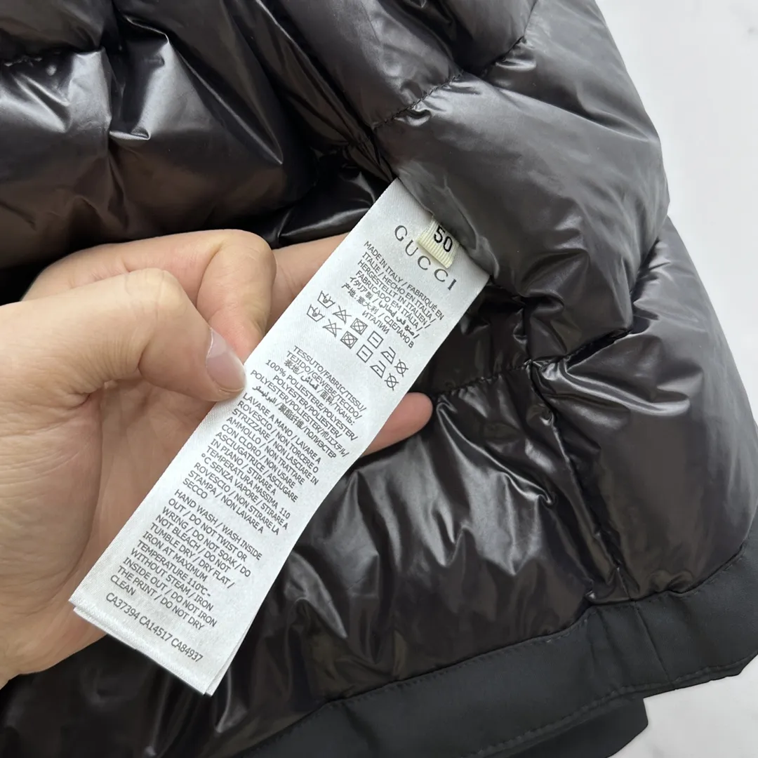 グッチ ダウンジャケット フード付き ハイネック ブラック - 画像 (8)