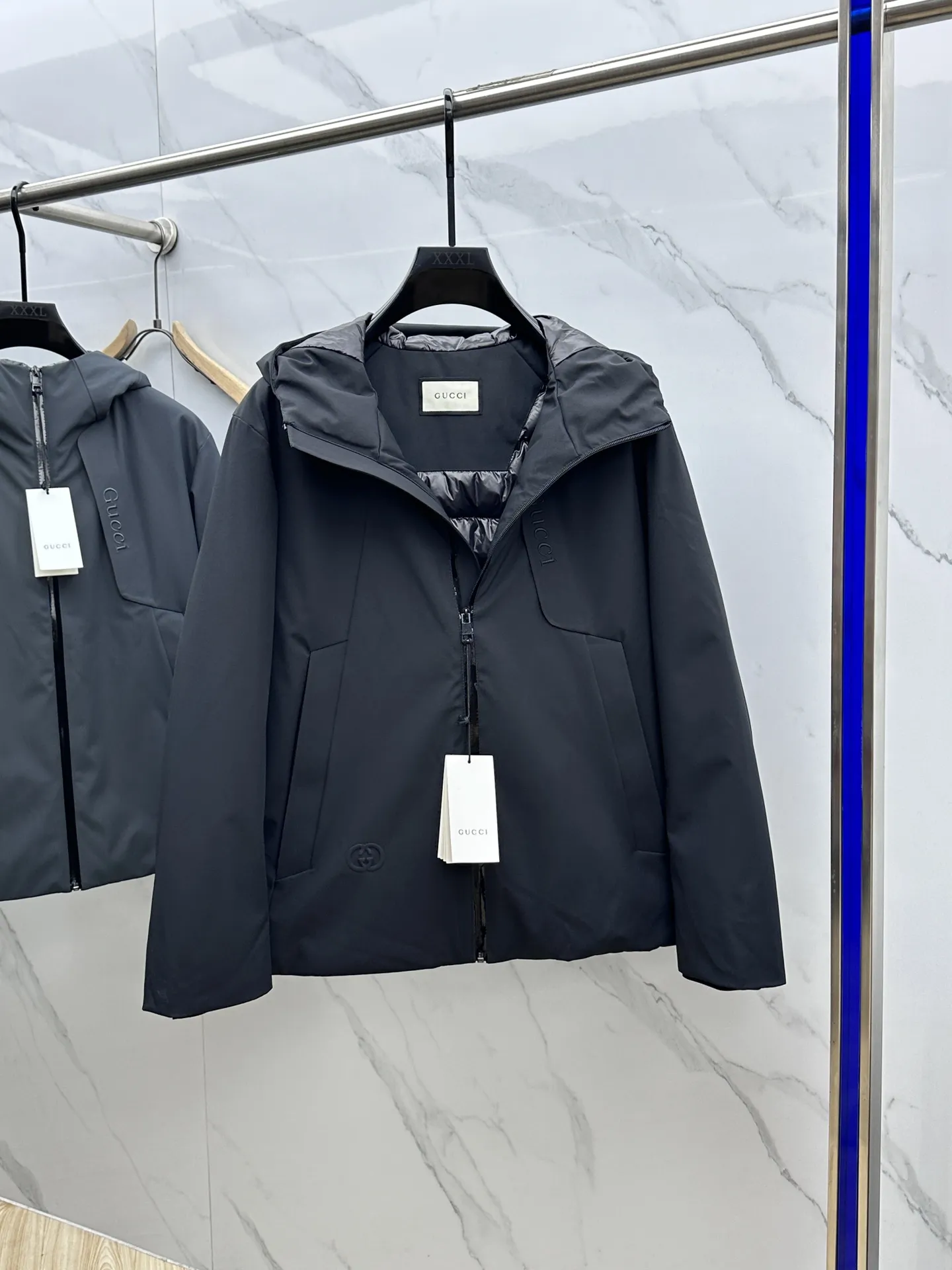 グッチ ダウンジャケット フード付き ハイネック ブラック - 画像 (9)