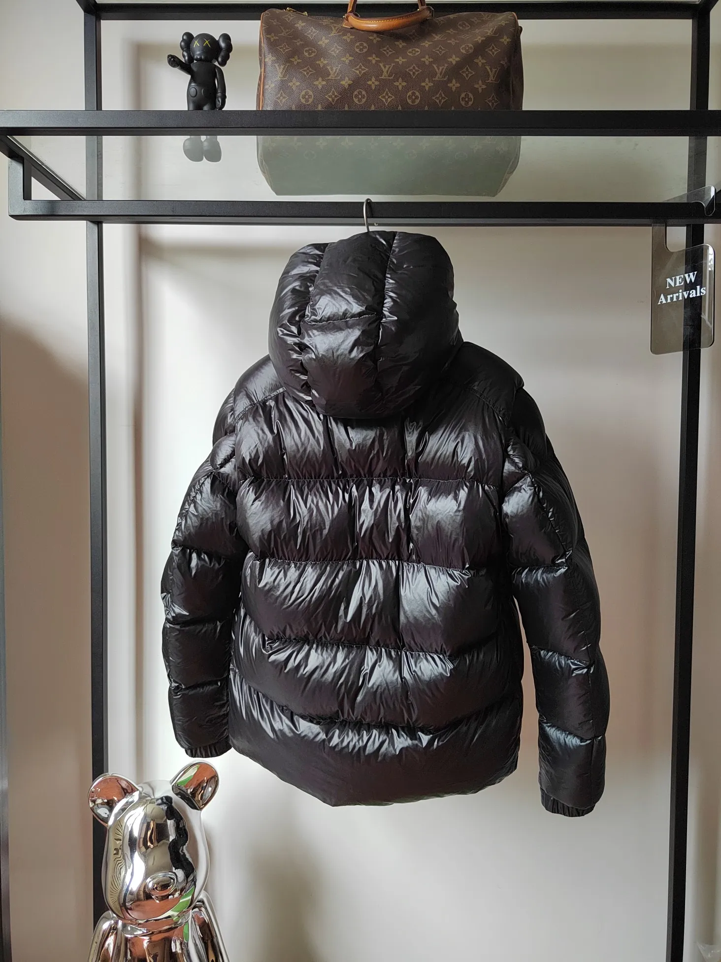 モンクレール モンクレール ダウンジャケット ブラック フード付き - 画像 (4)