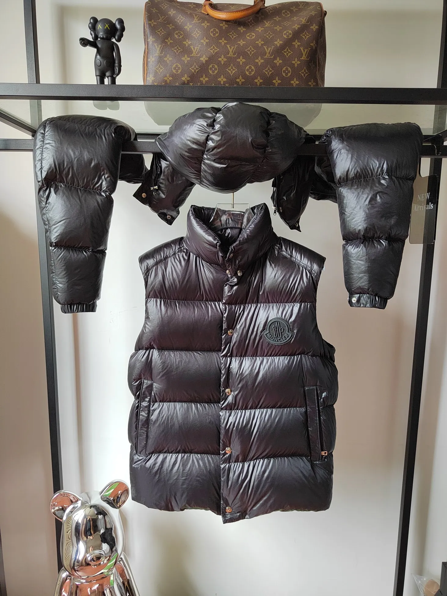 モンクレール モンクレール ダウンジャケット ブラック フード付き - 画像 (7)