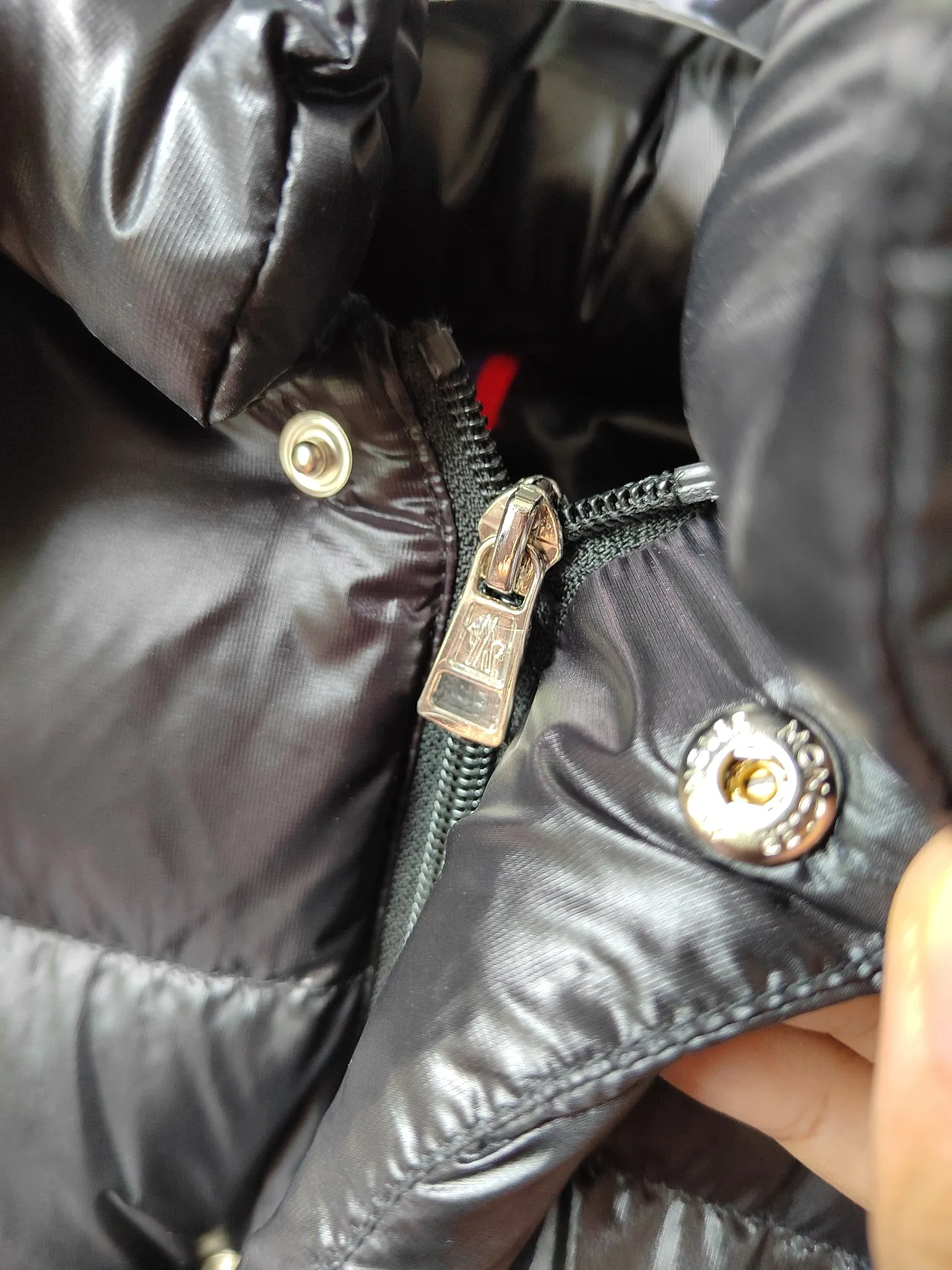 モンクレール モンクレール ダウンジャケット ブラック フード付き - 画像 (8)