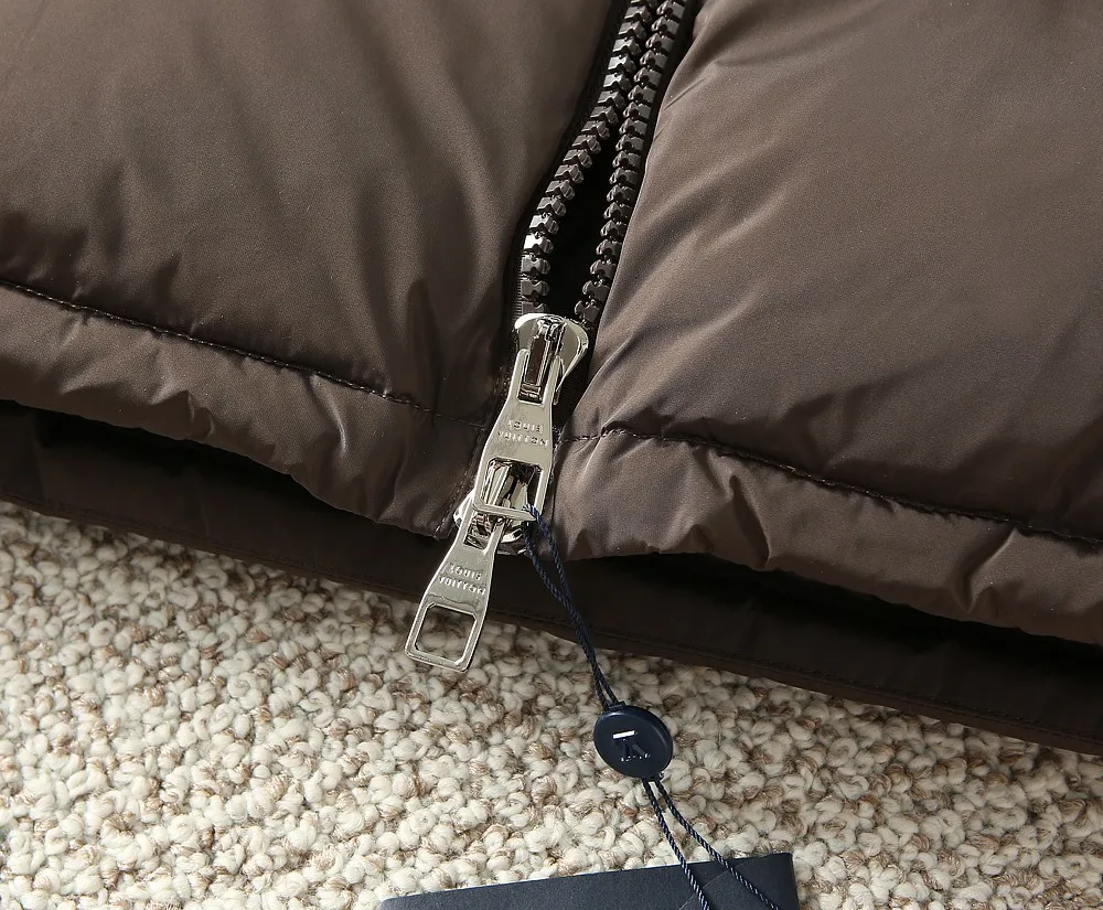 ルイ・ヴィトン LV ダウンジャケット ブラウン フード付き - 画像 (6)