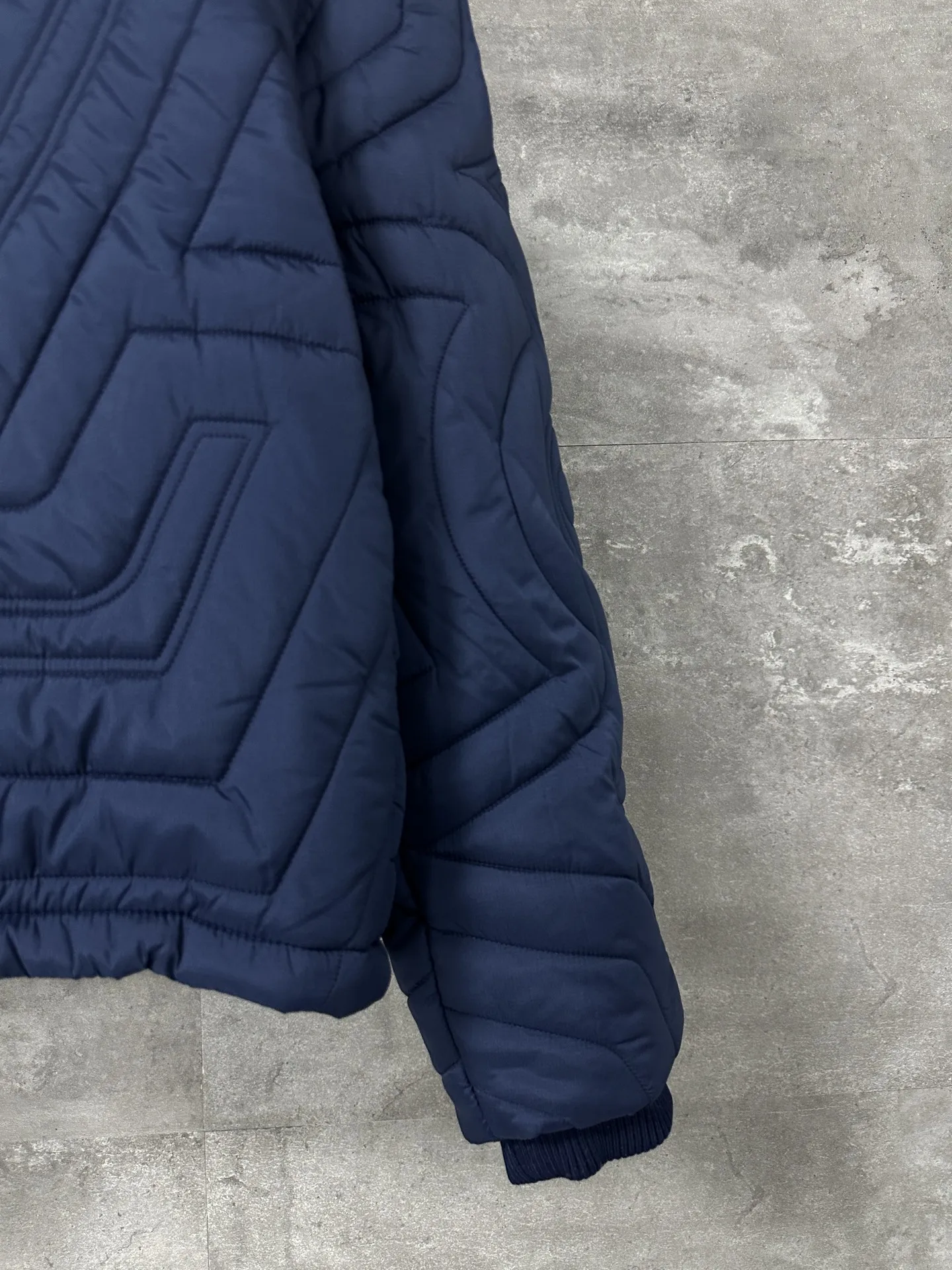 ルイ・ヴィトン キルティングウエストジャケット ブルーモノグラム - 画像 (5)