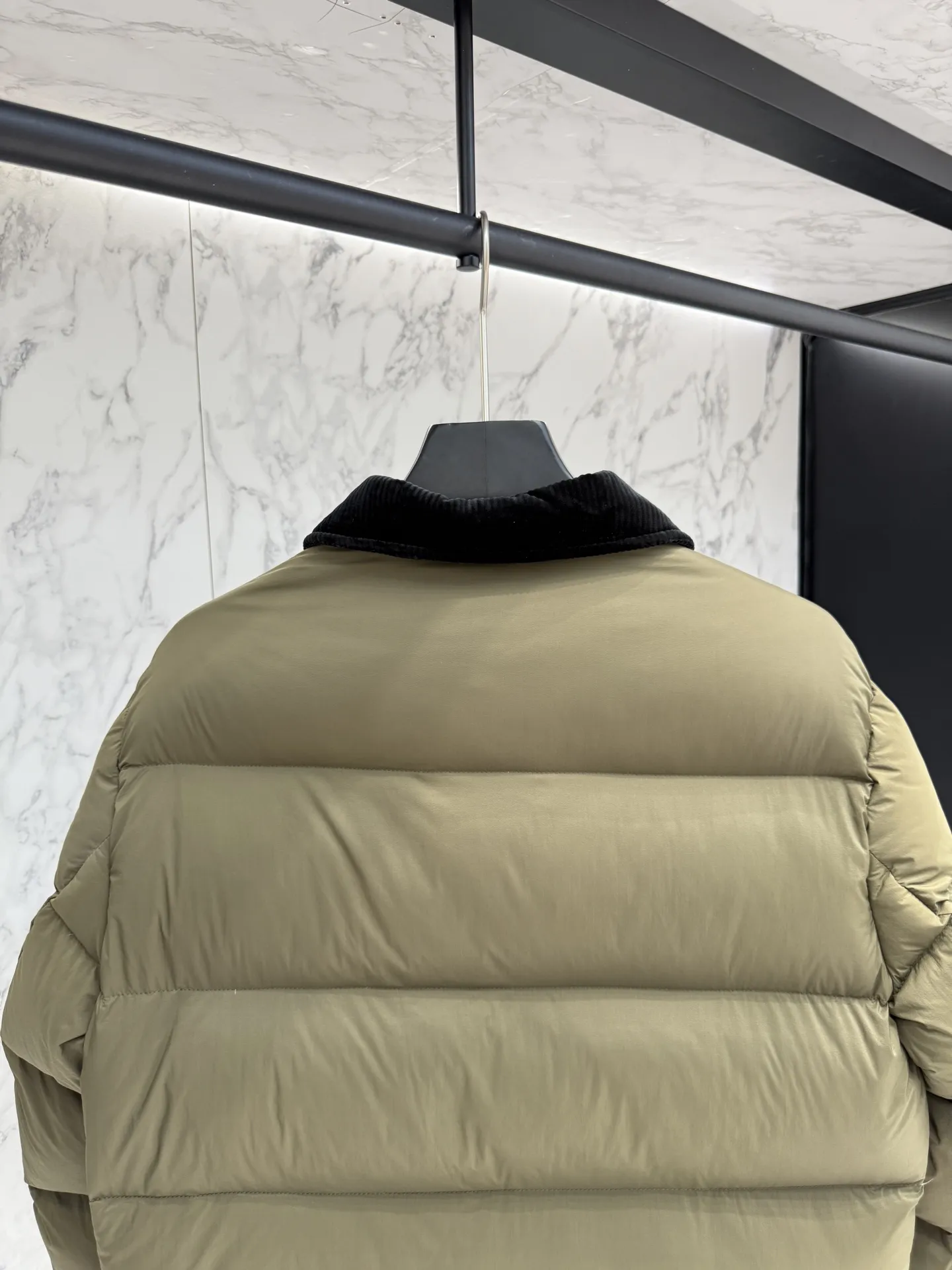 モンクレール グルノーブル ダウンジャケット オリーブ フード付き - 画像 (10)