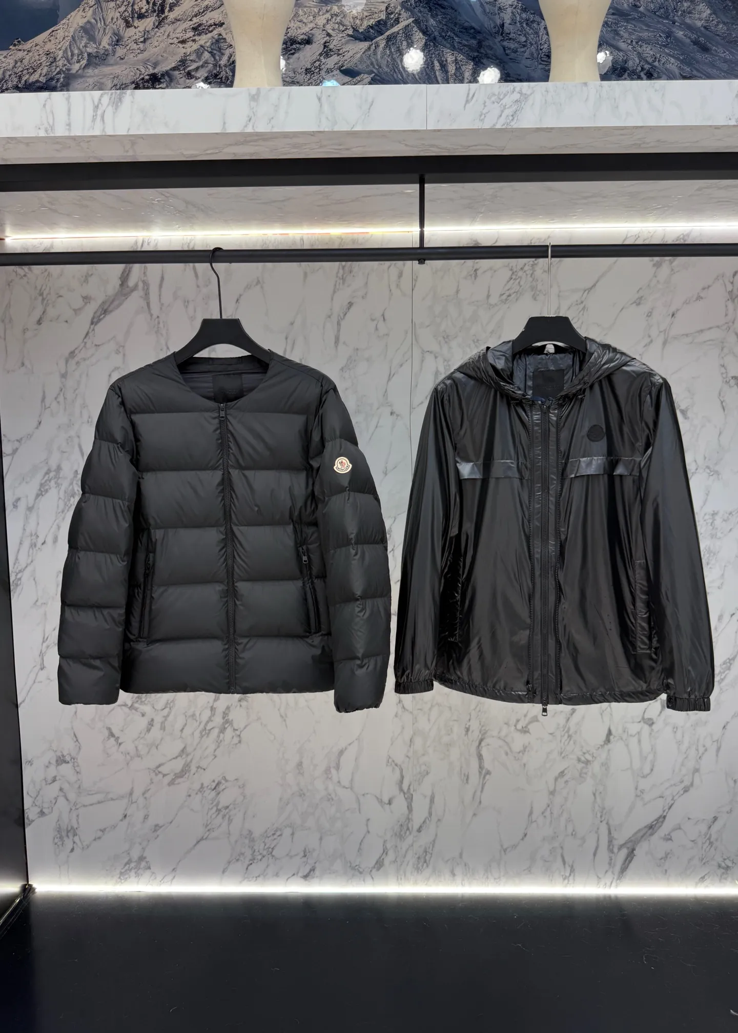 モンクレール ダウンジャケット R778 ブラック フード付き - 画像 (3)