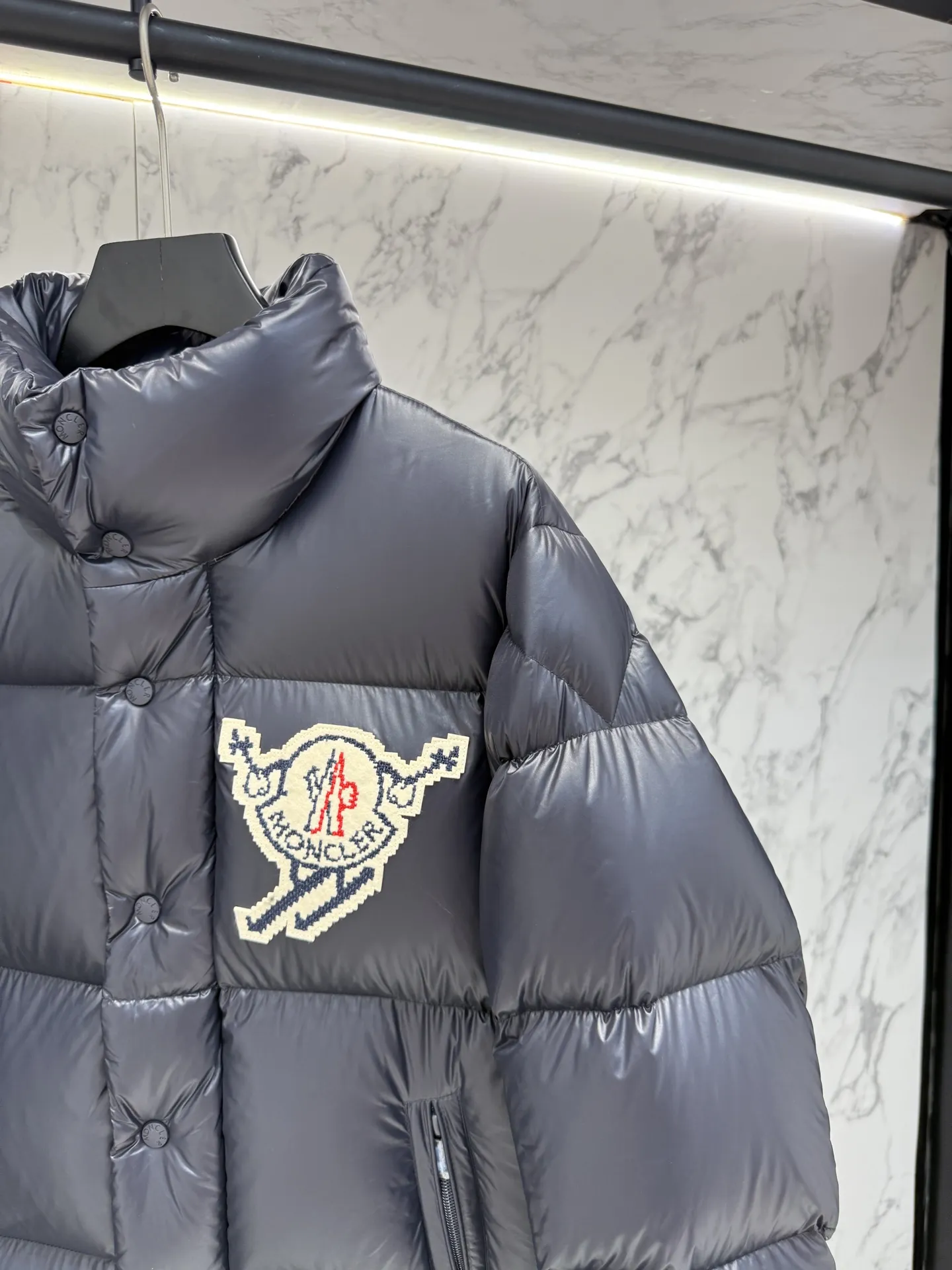モンクレール グルノーブル ダウンジャケット ブラック パファー - 画像 (4)
